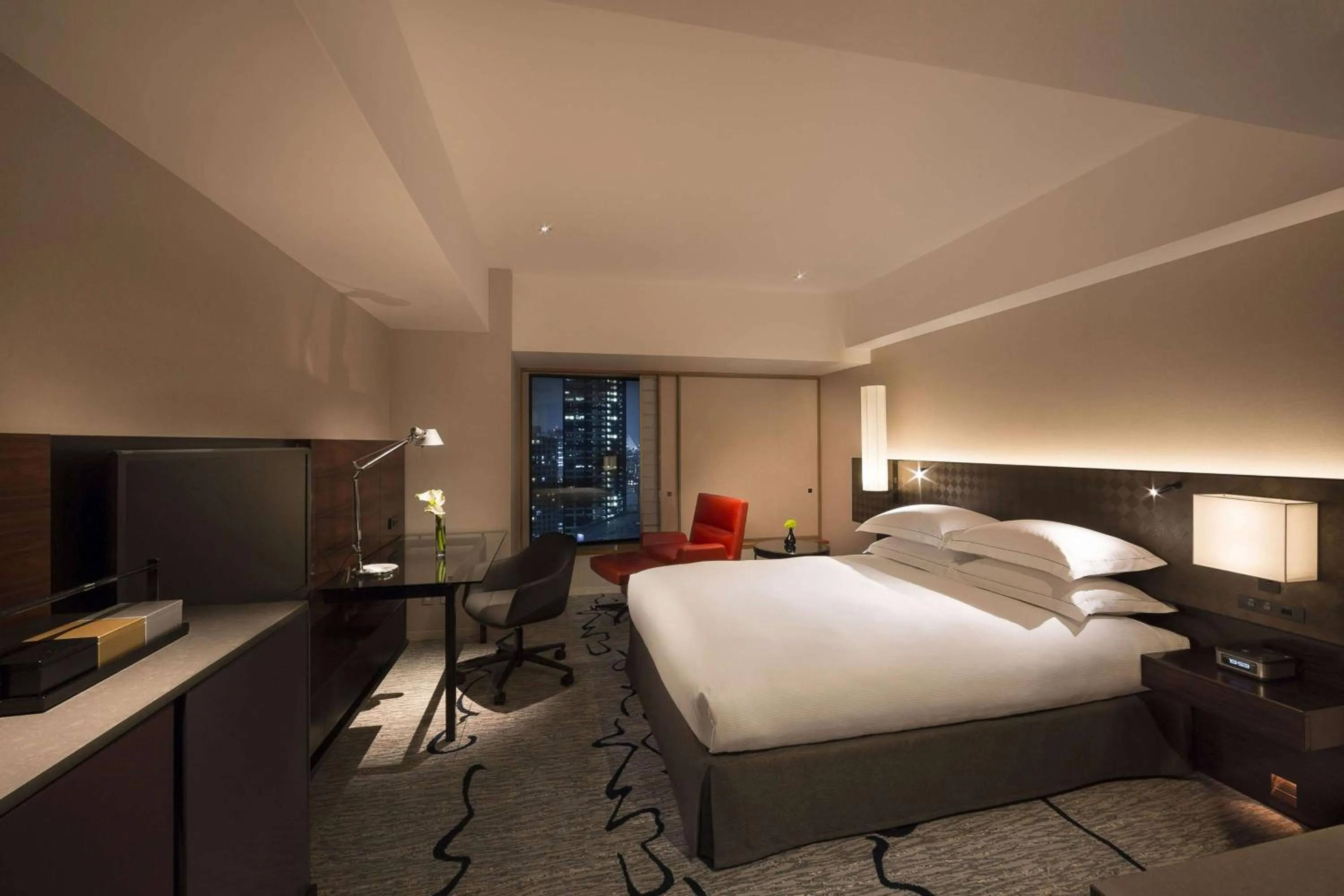 Bed in Hilton Tokyo Hotel