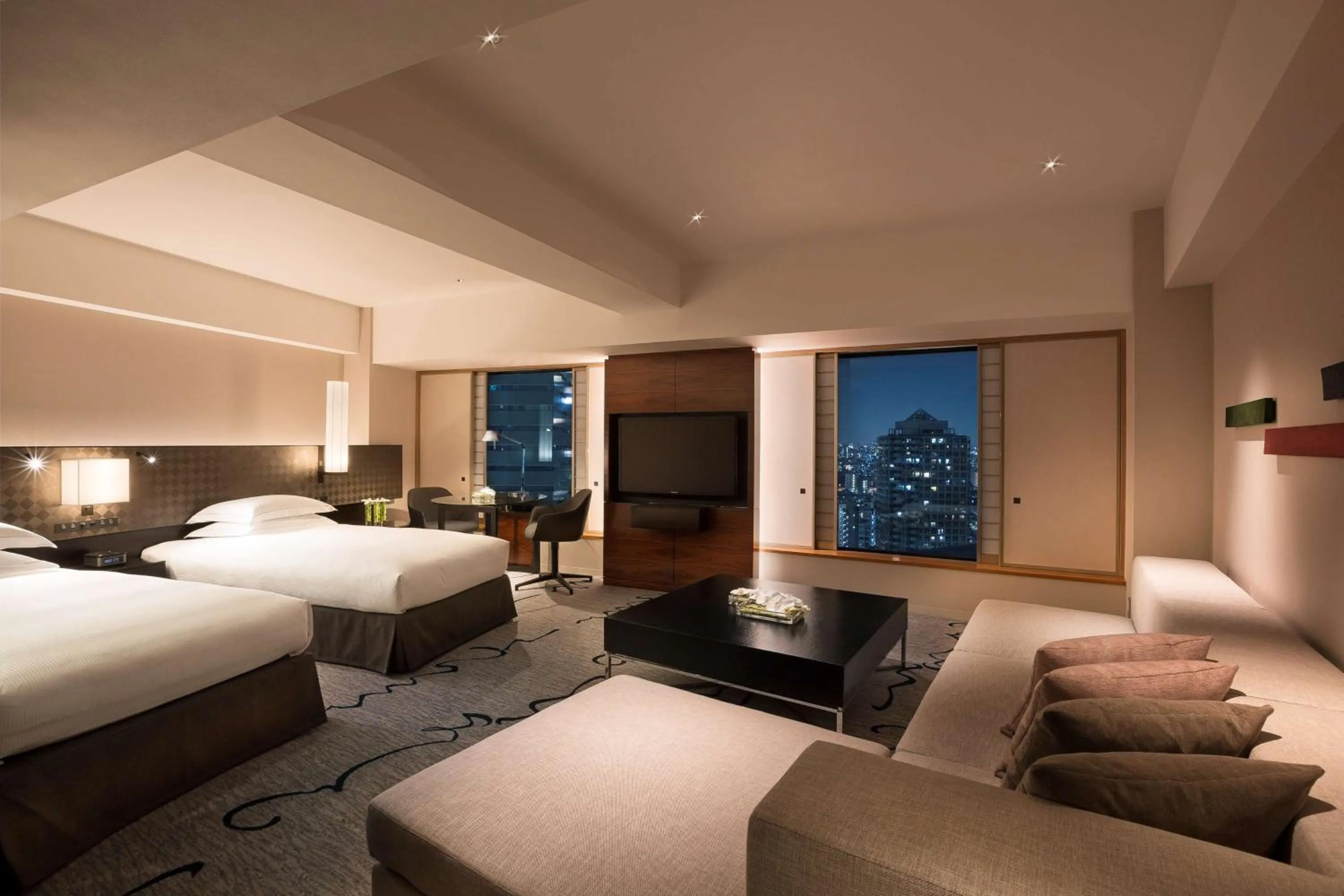 Bedroom, Bed in Hilton Tokyo Hotel