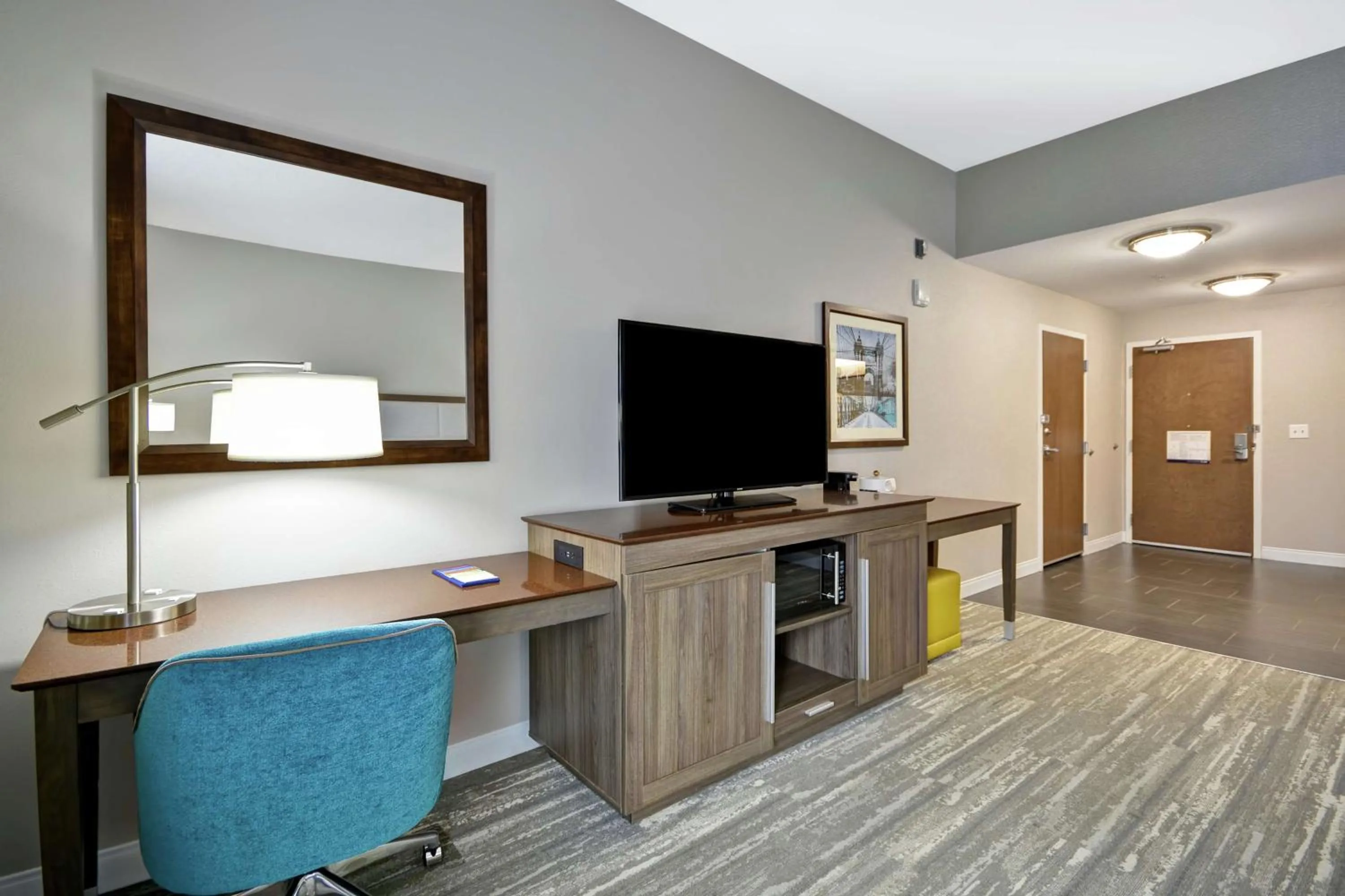 TV and multimedia in Hampton Inn Blue Ash/Cincinnati, OH