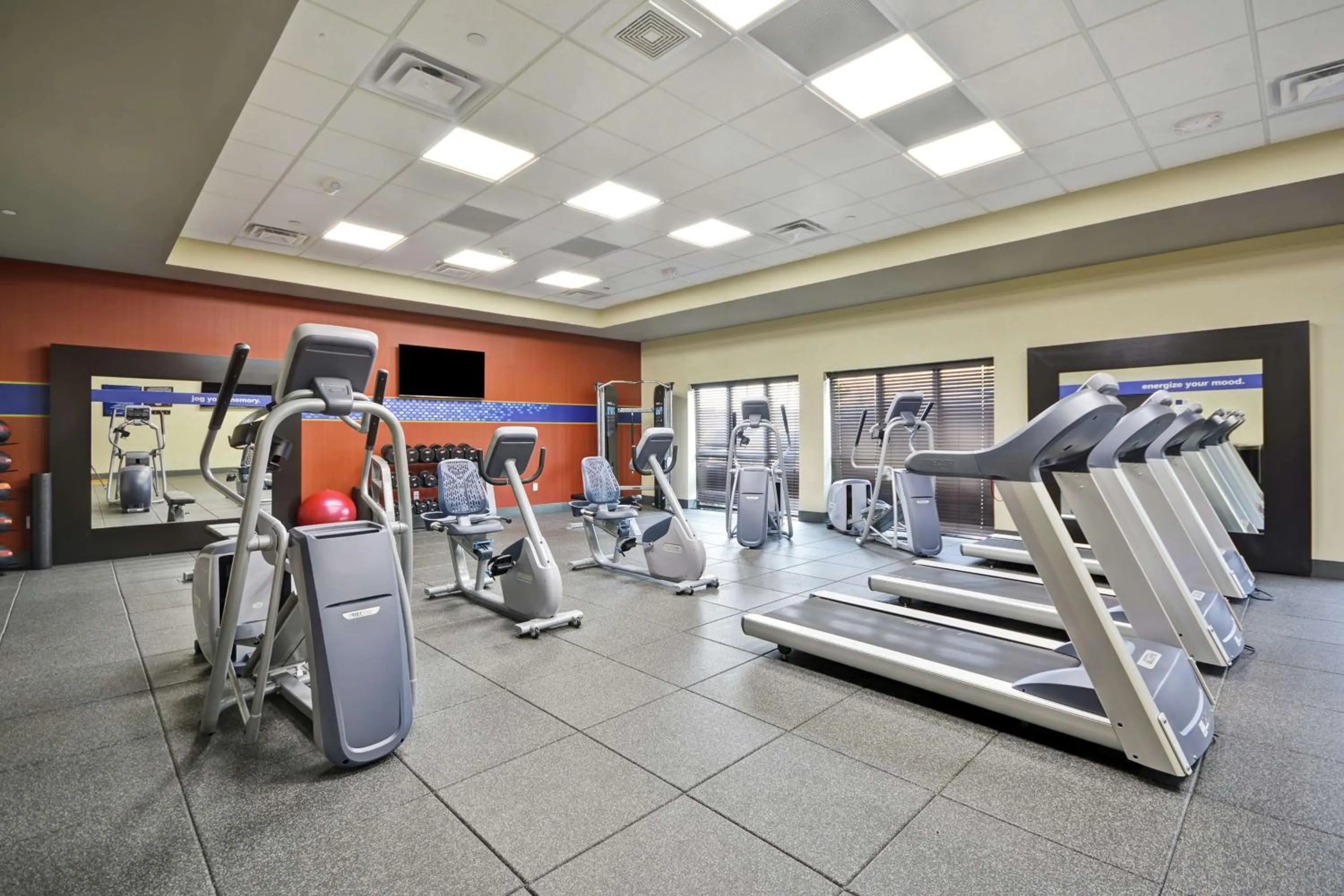 Fitness centre/facilities in Hampton Inn Blue Ash/Cincinnati, OH