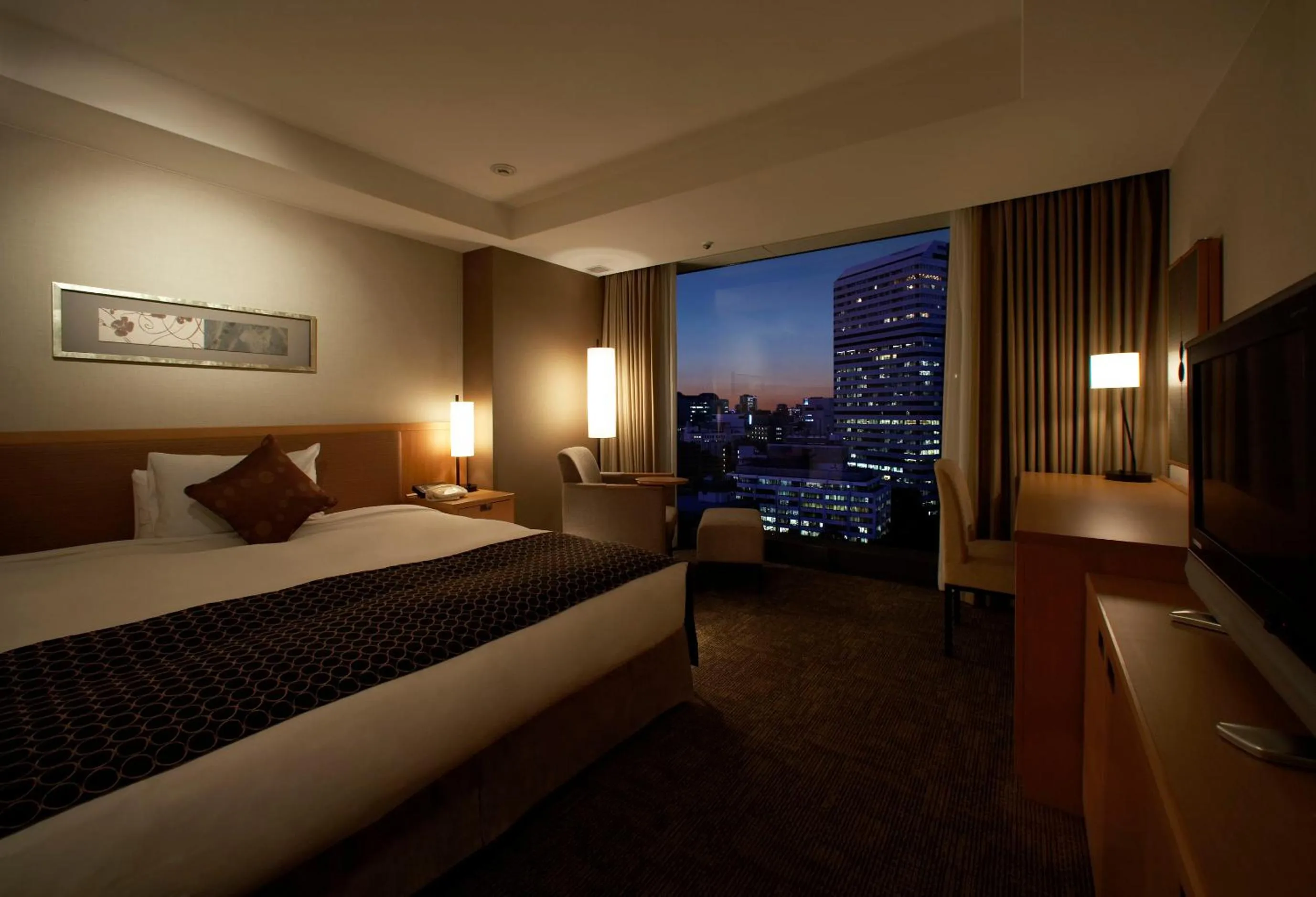 Photo of the whole room, Bed in Hotel New Otani Tokyo The Main