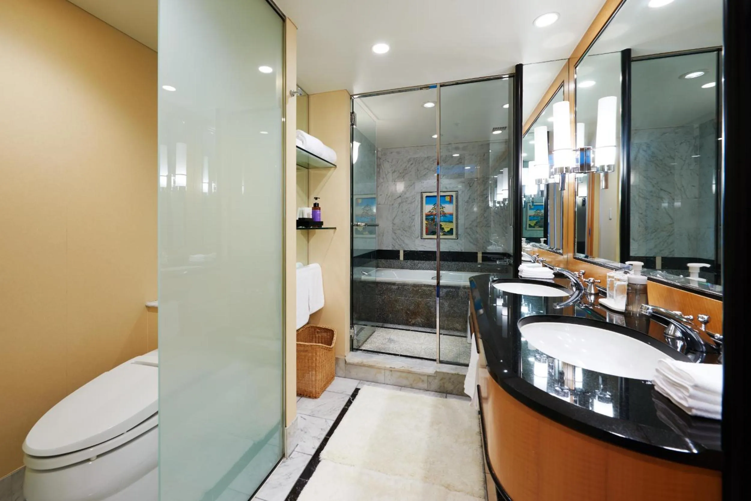 Bathroom in Hotel New Otani Tokyo The Main