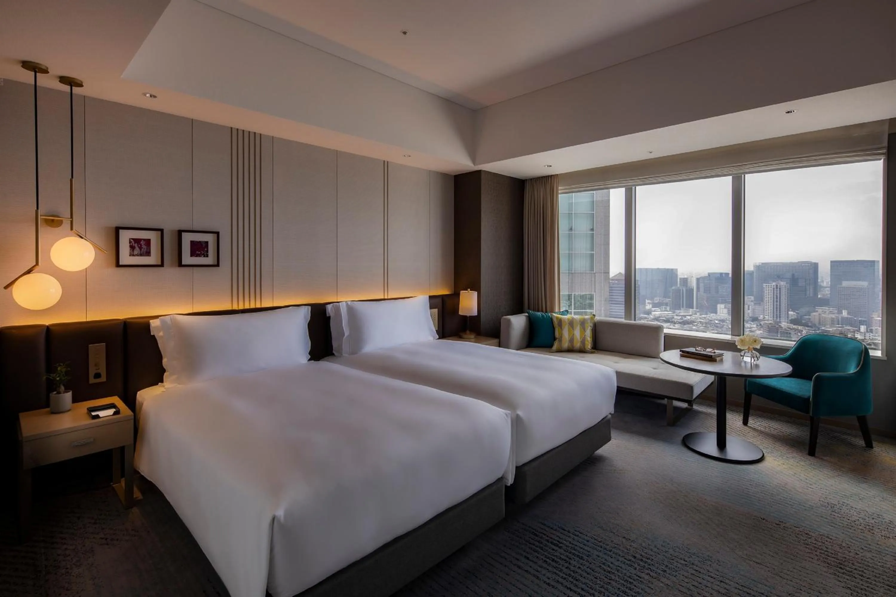Photo of the whole room, Bed in The Strings by InterContinental, Tokyo by IHG