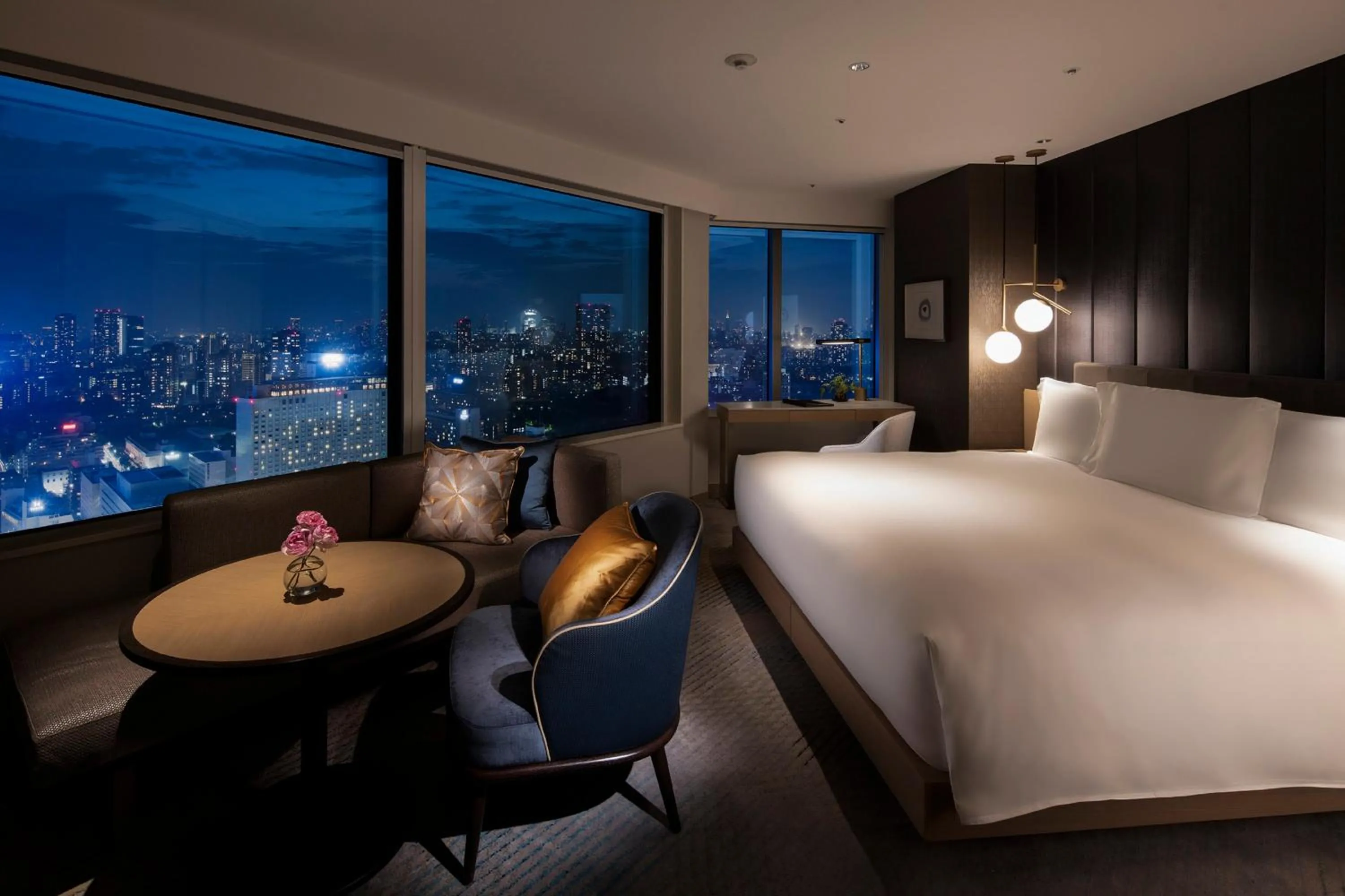 Photo of the whole room, Bed in The Strings by InterContinental, Tokyo by IHG
