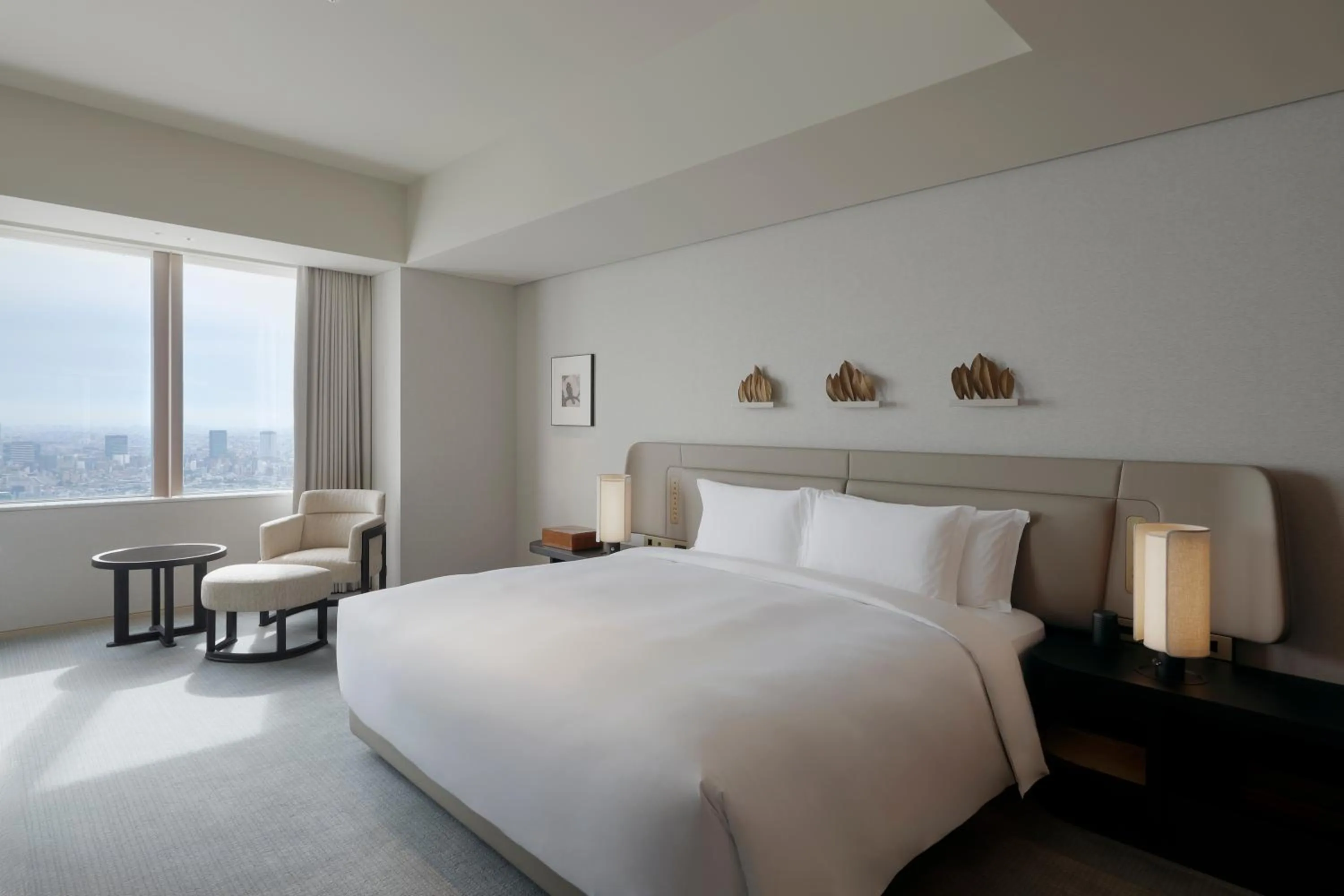Photo of the whole room, Bed in Park Hyatt Tokyo