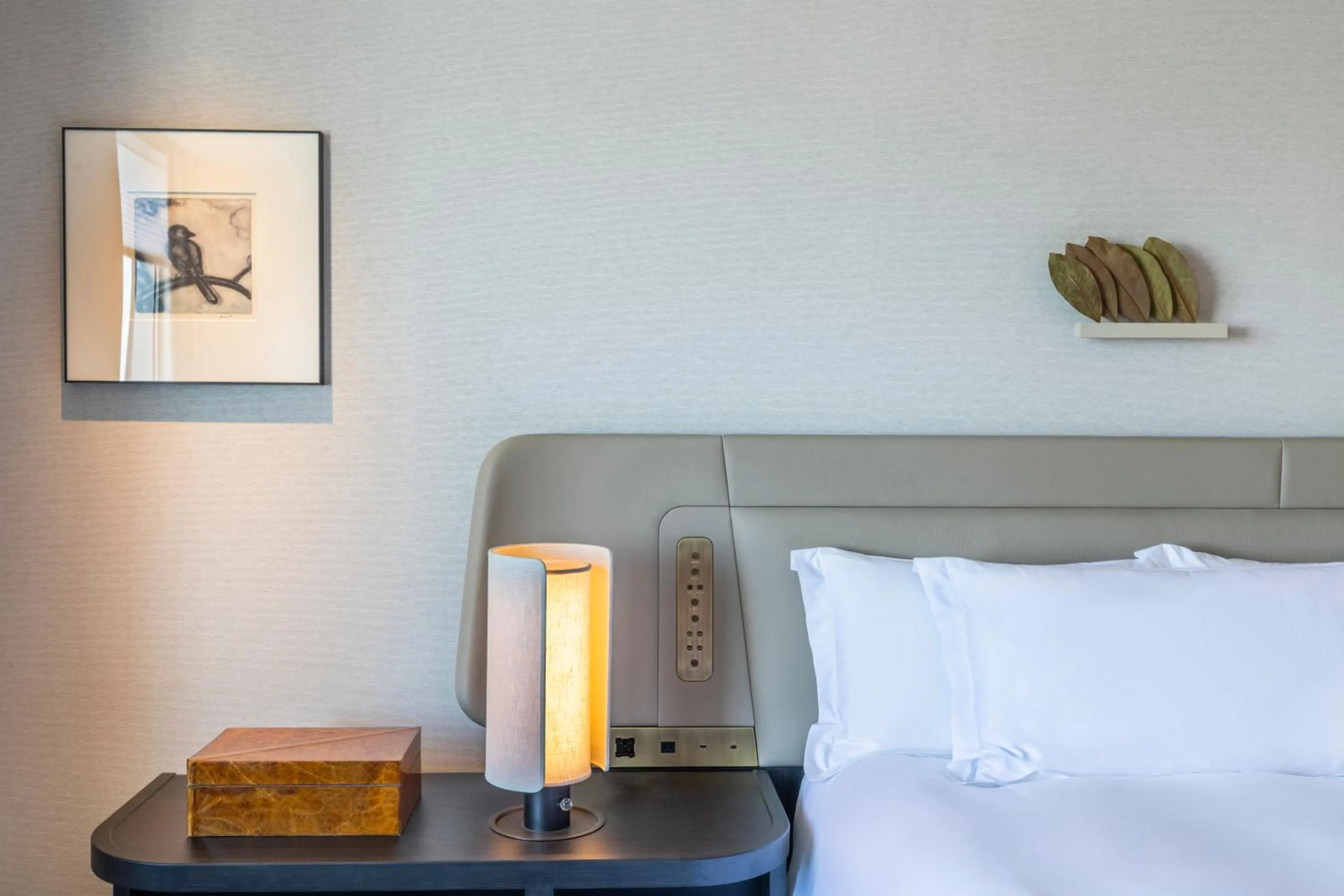 Photo of the whole room, Bed in Park Hyatt Tokyo