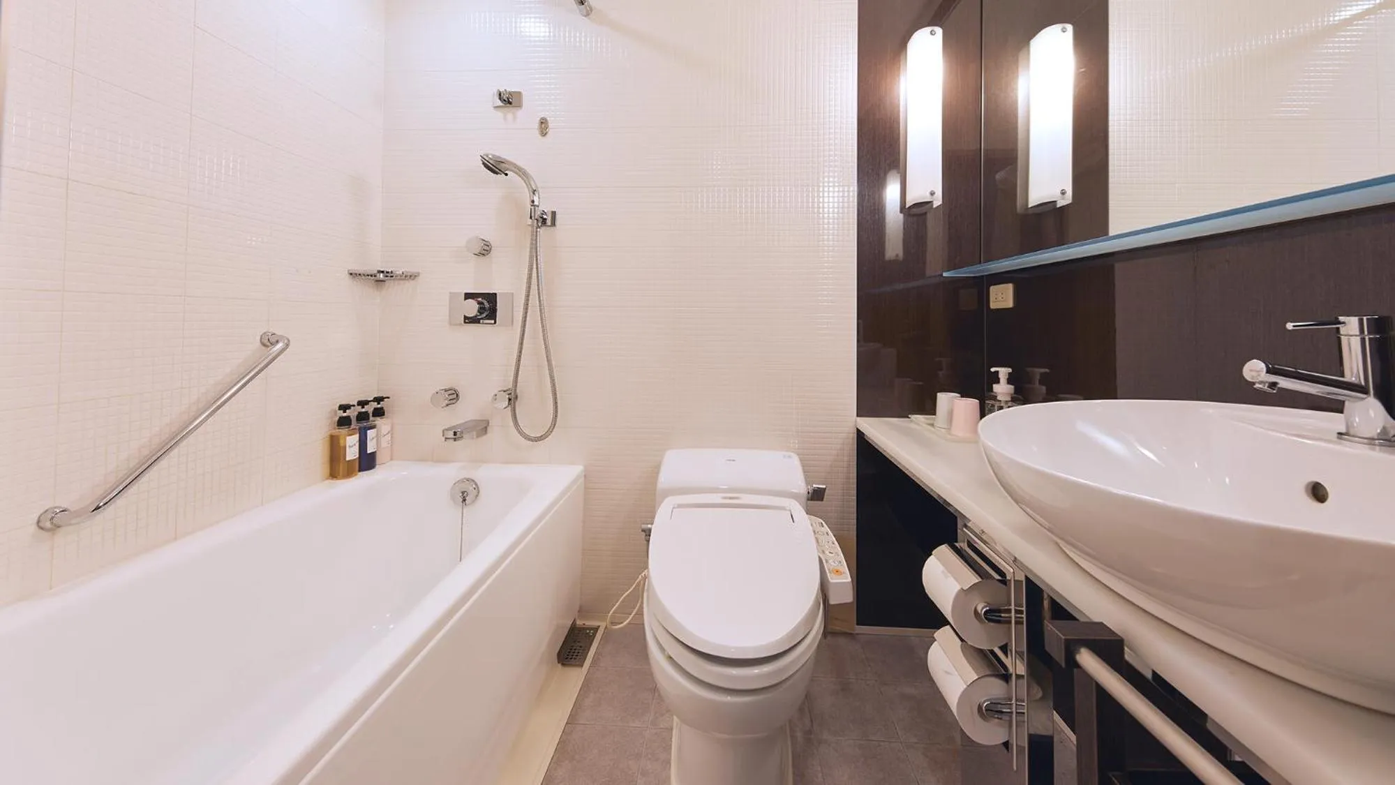 Bathroom in Miyako Hotel Kyoto Hachijo