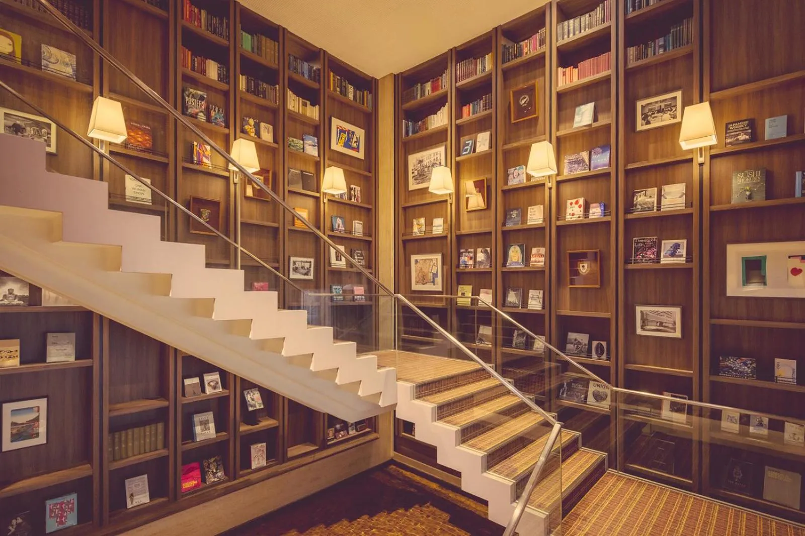 Library in Shiba Park Hotel