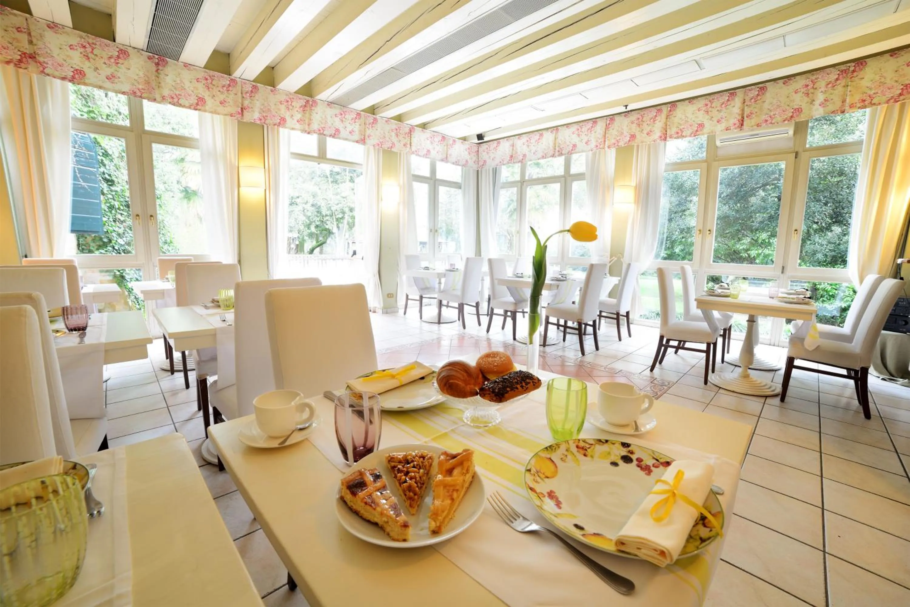 Breakfast in Hotel Villa Luppis