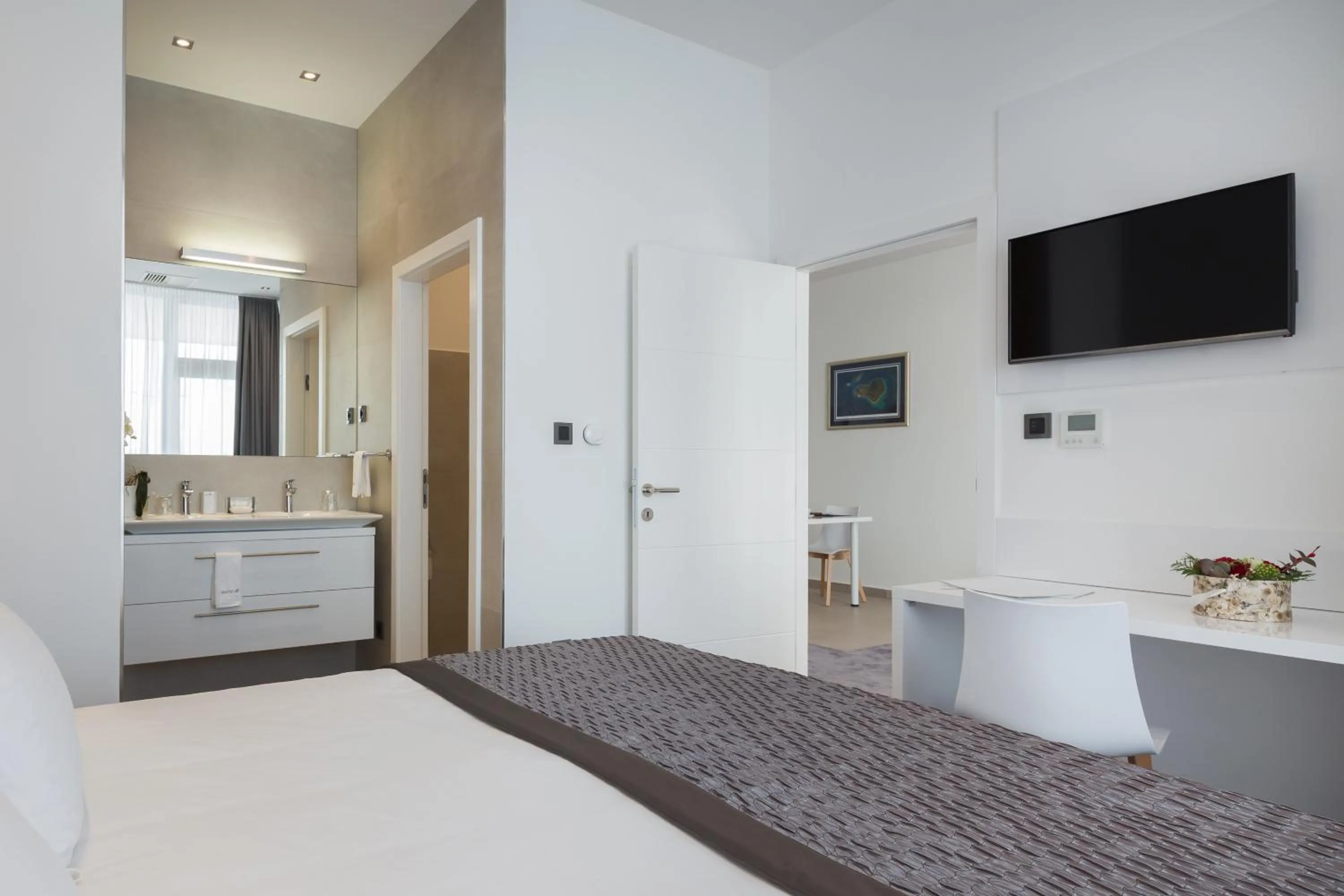 TV and multimedia, Bed in Marina Baotić Apartments