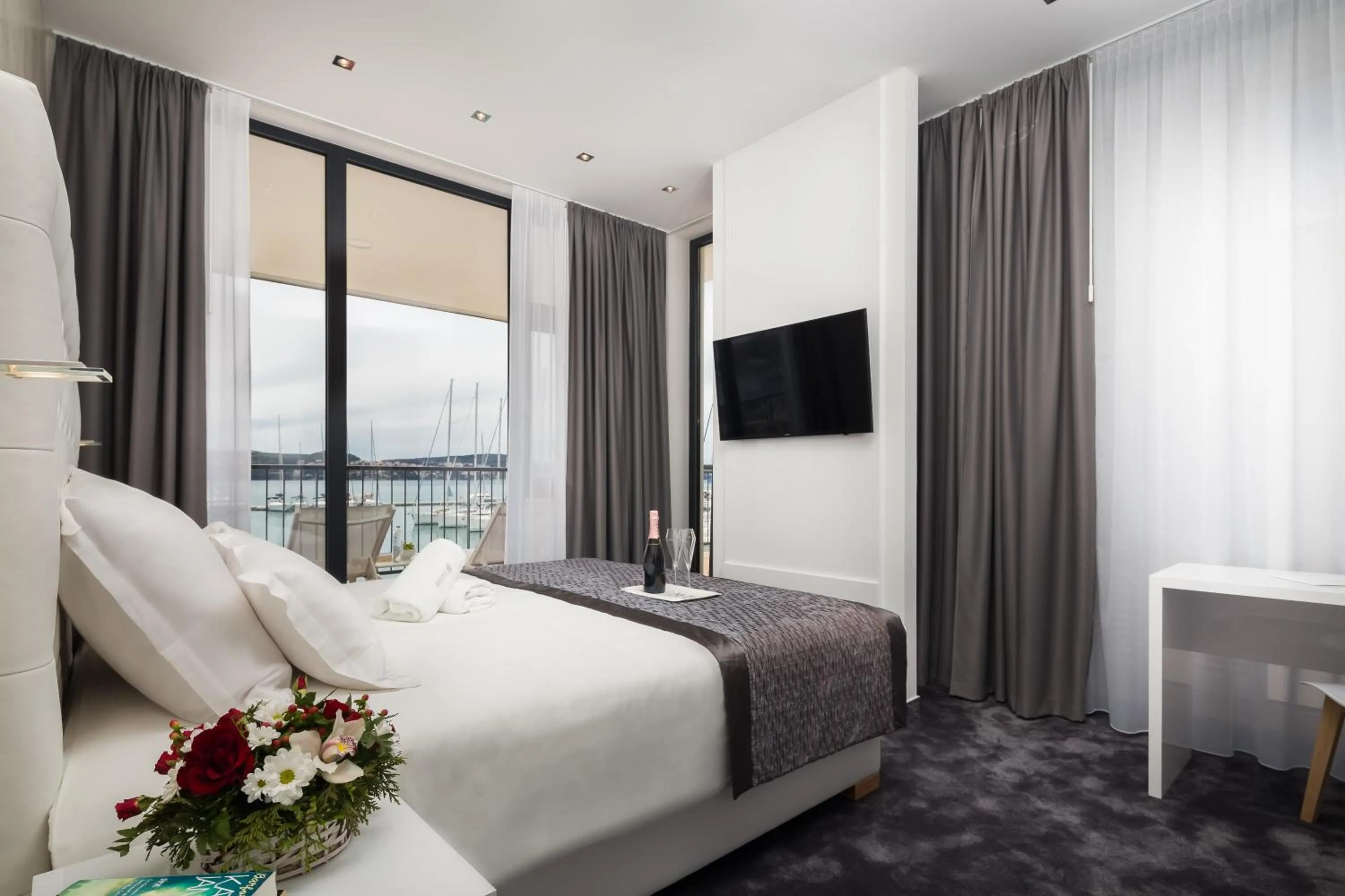 Bedroom, Bed in Marina Baotić Apartments