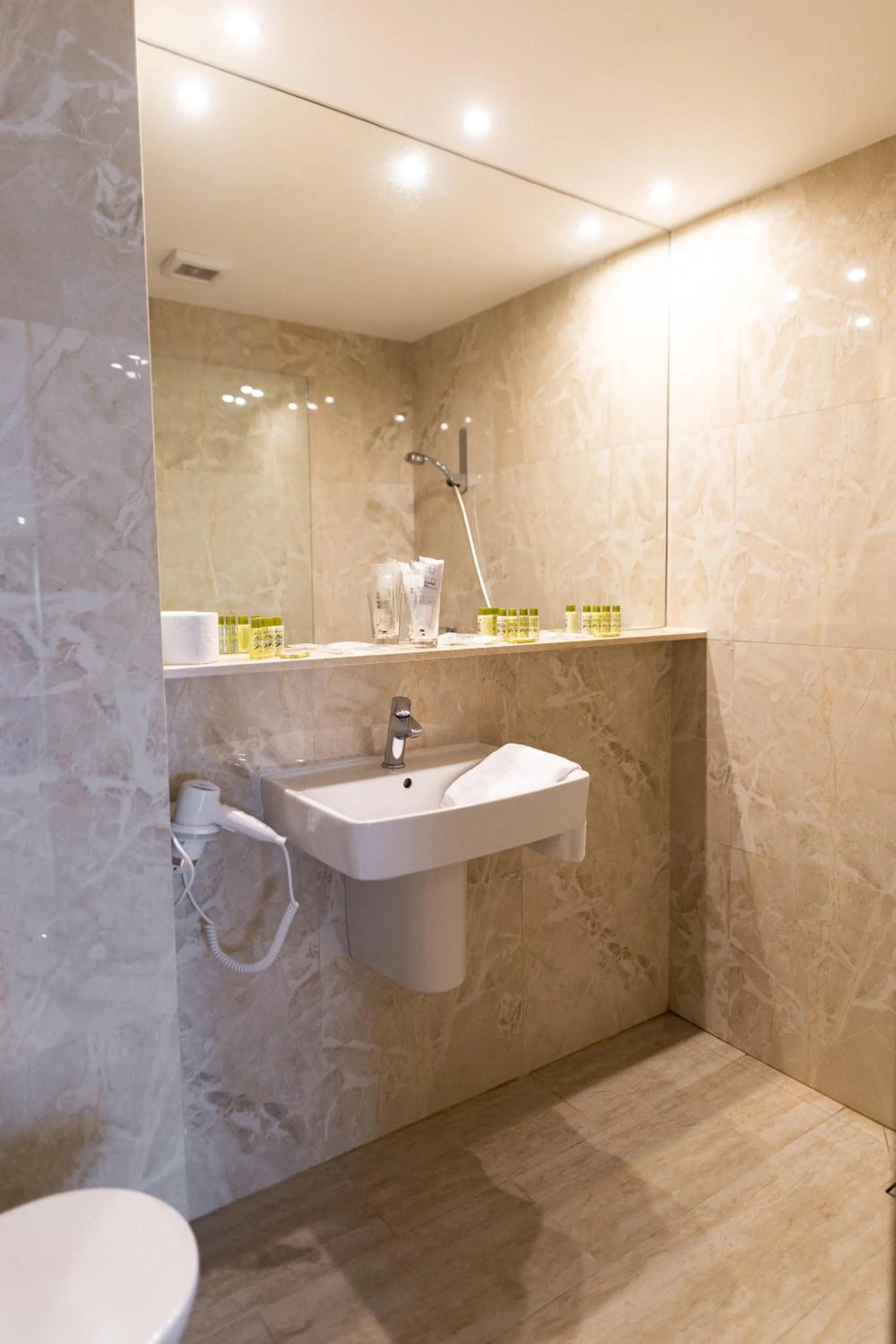 Shower in Christina Hotel