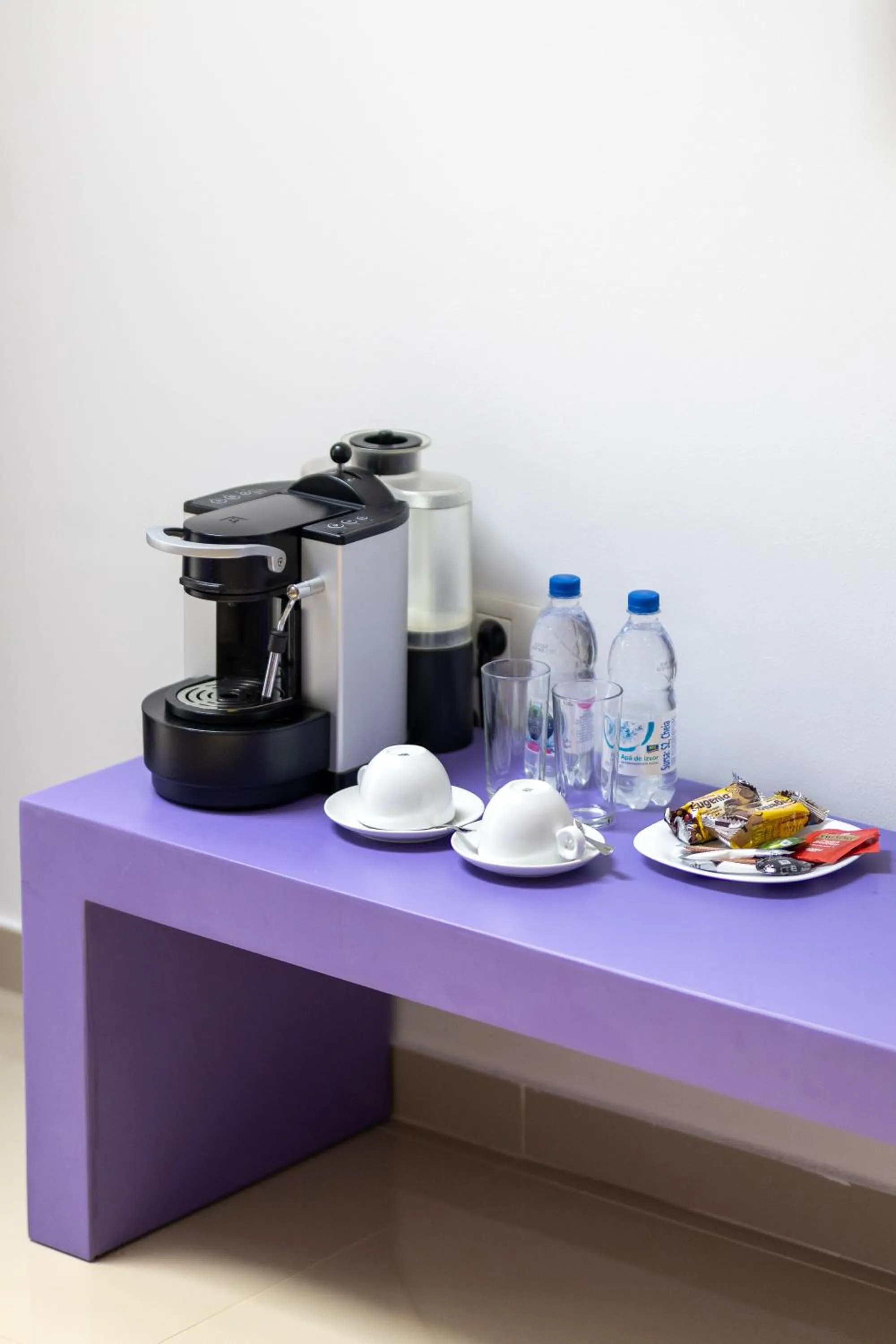 Coffee/tea facilities in Christina Hotel