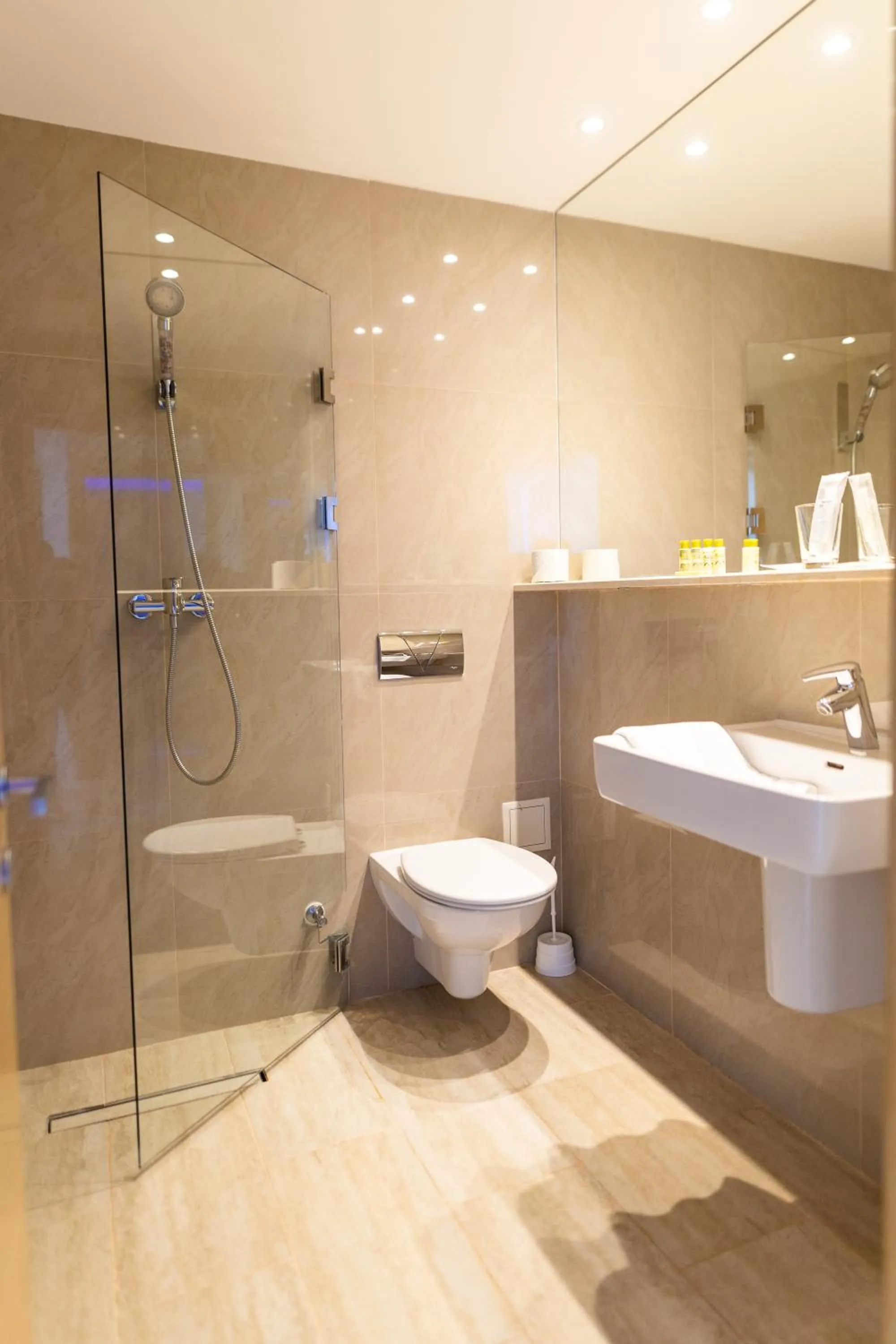 Shower in Christina Hotel