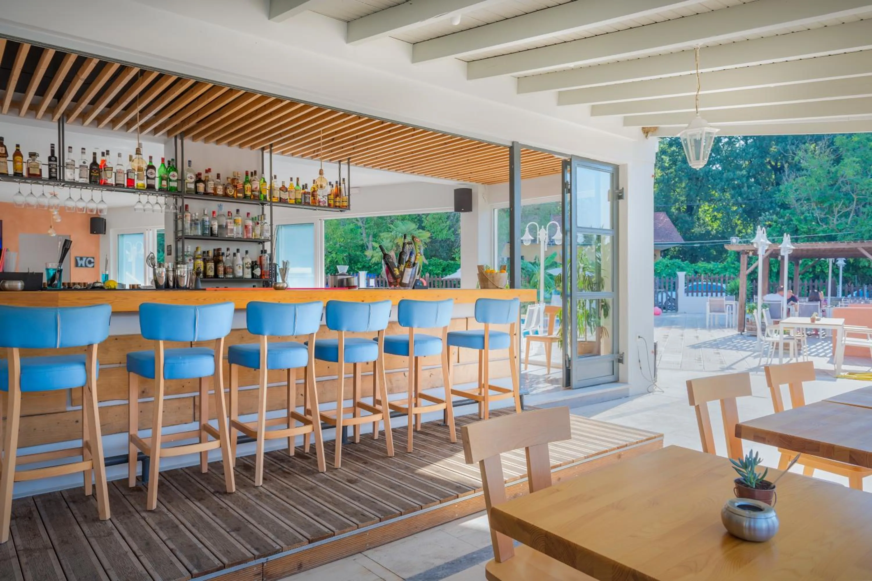 Restaurant/places to eat in Dominoes Corfu