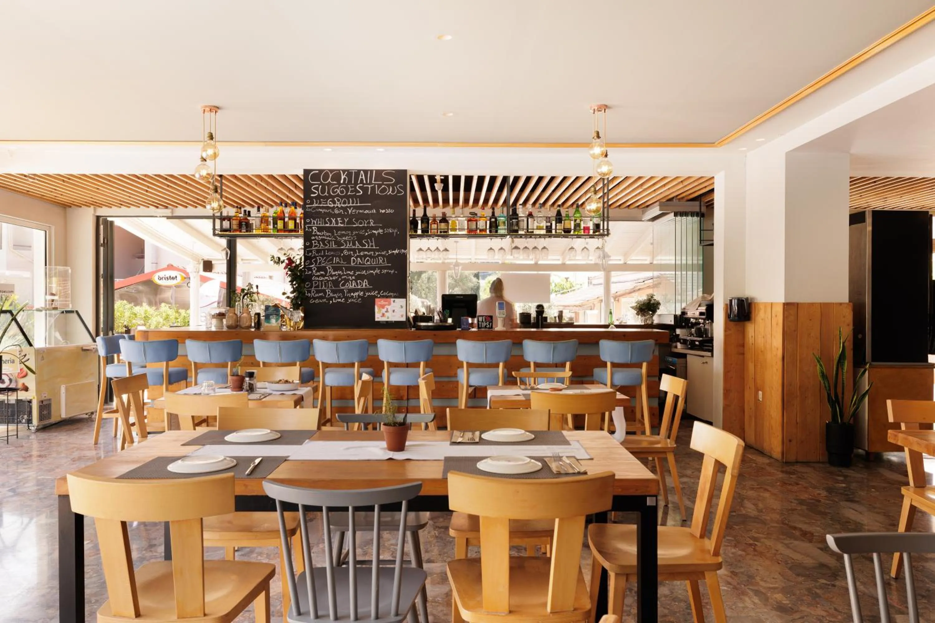 Lounge or bar in Dominoes Corfu