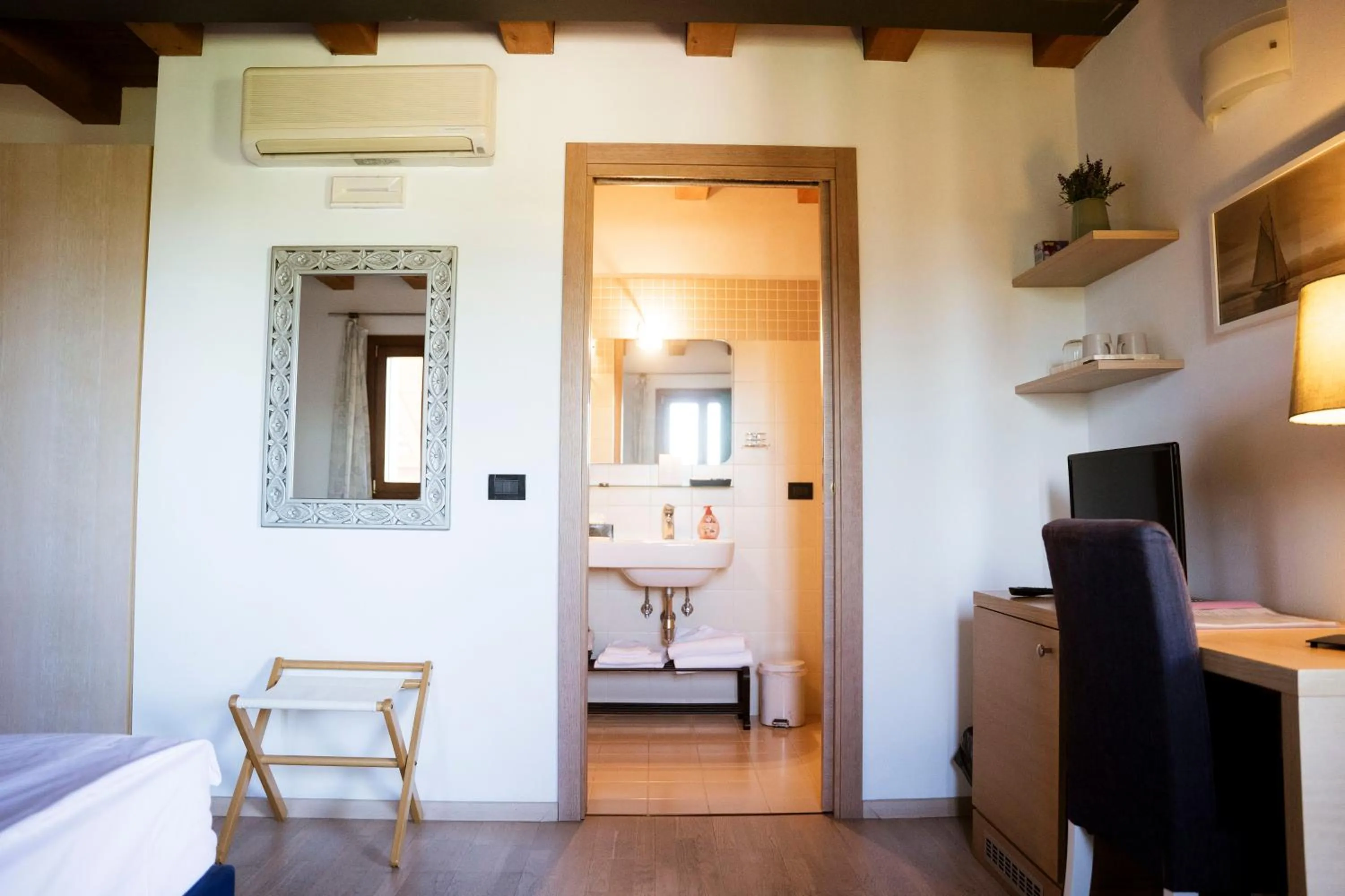 Bathroom, Bed in Tenuta Aganis