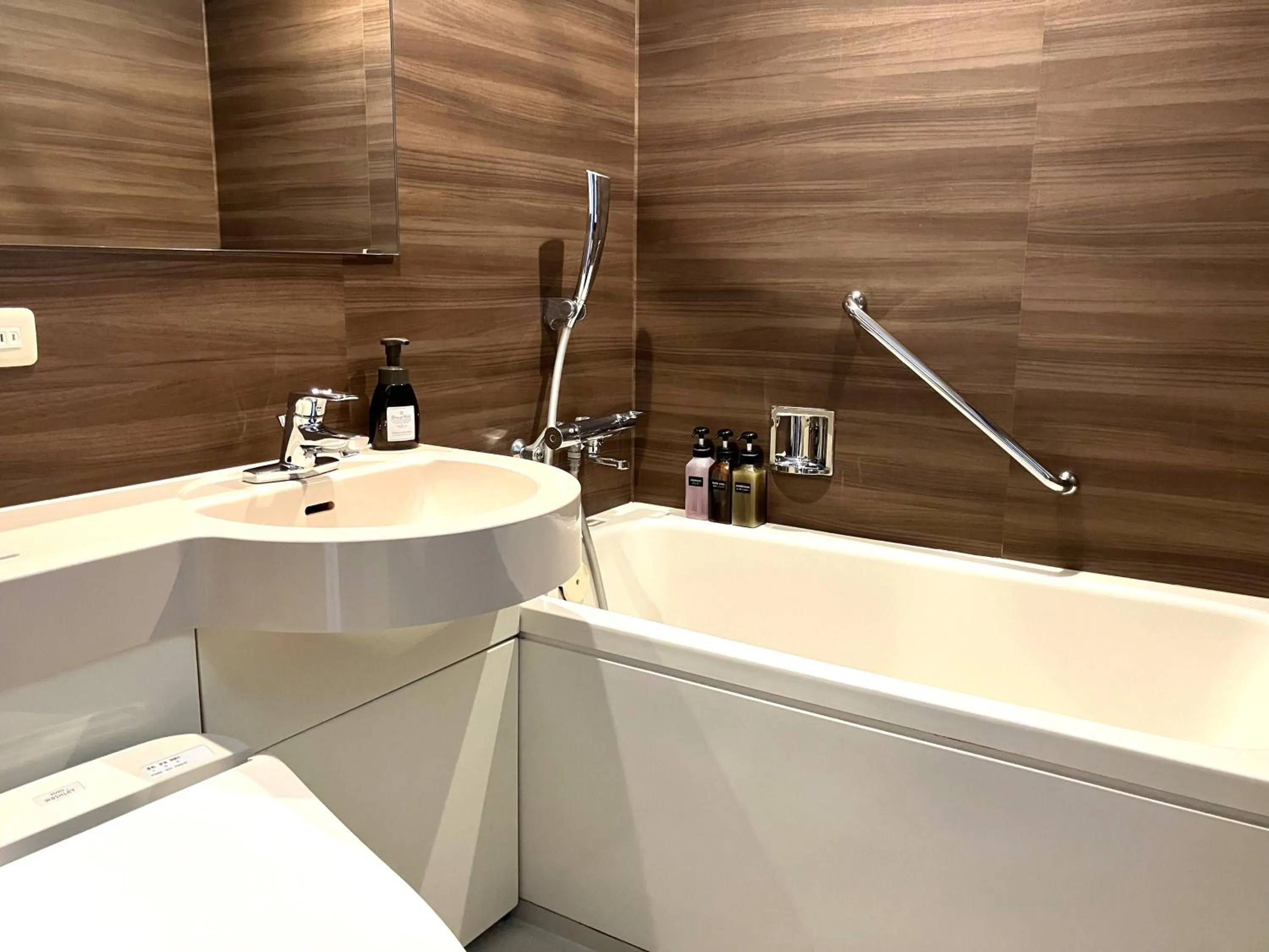 Bathroom in the b akasaka-mitsuke