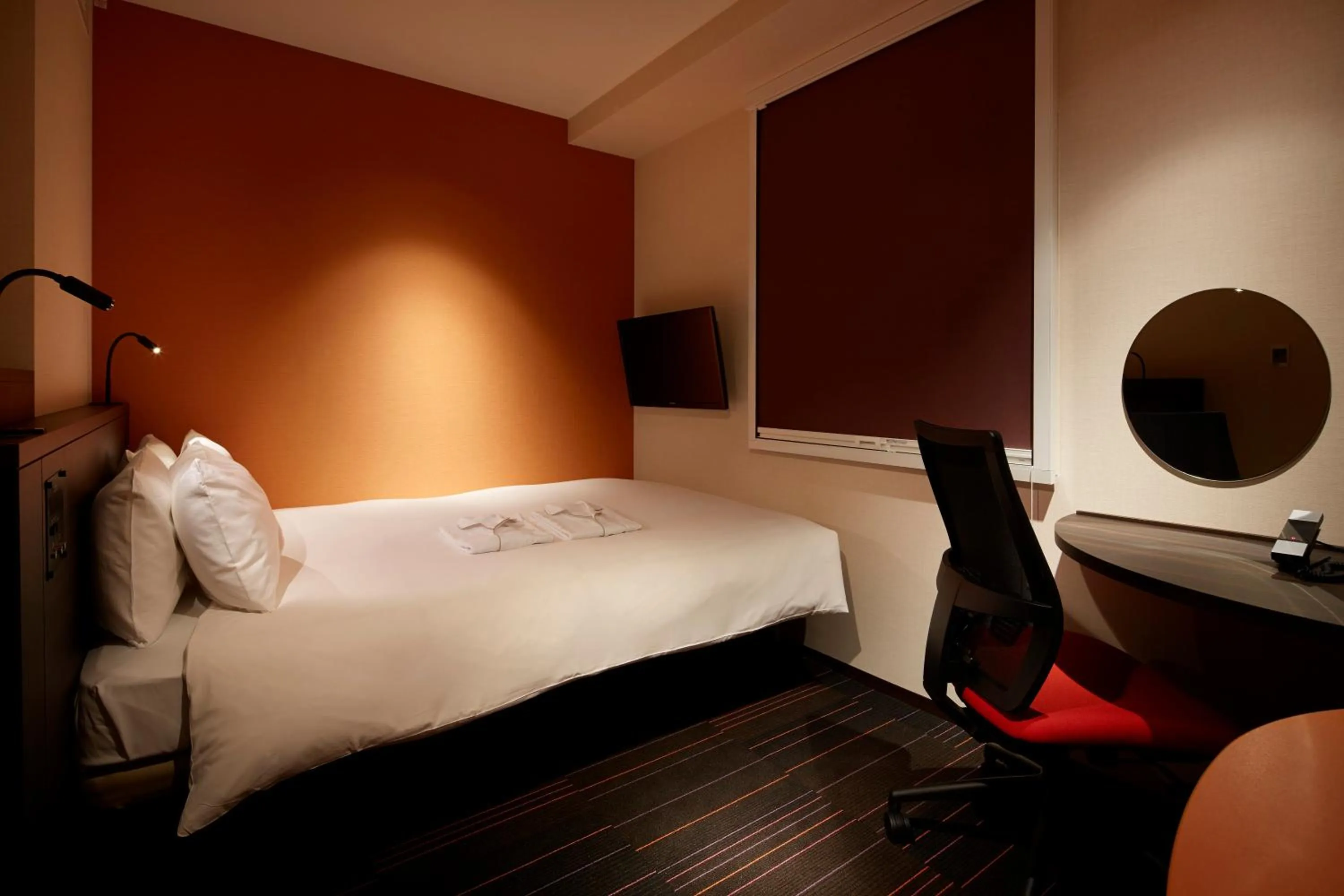 Bedroom, Bed in the b akasaka-mitsuke