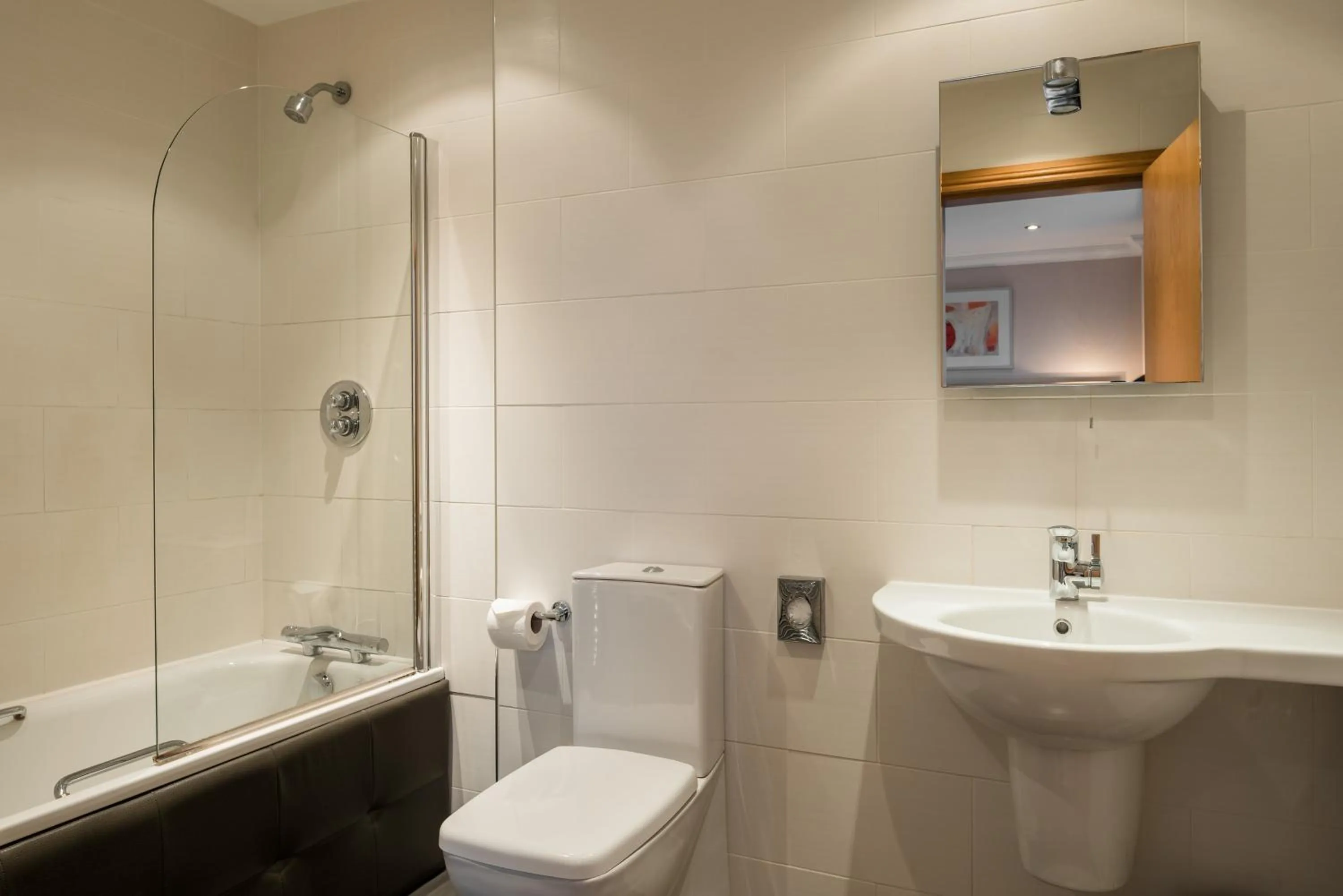 Shower in Carlton Hotel