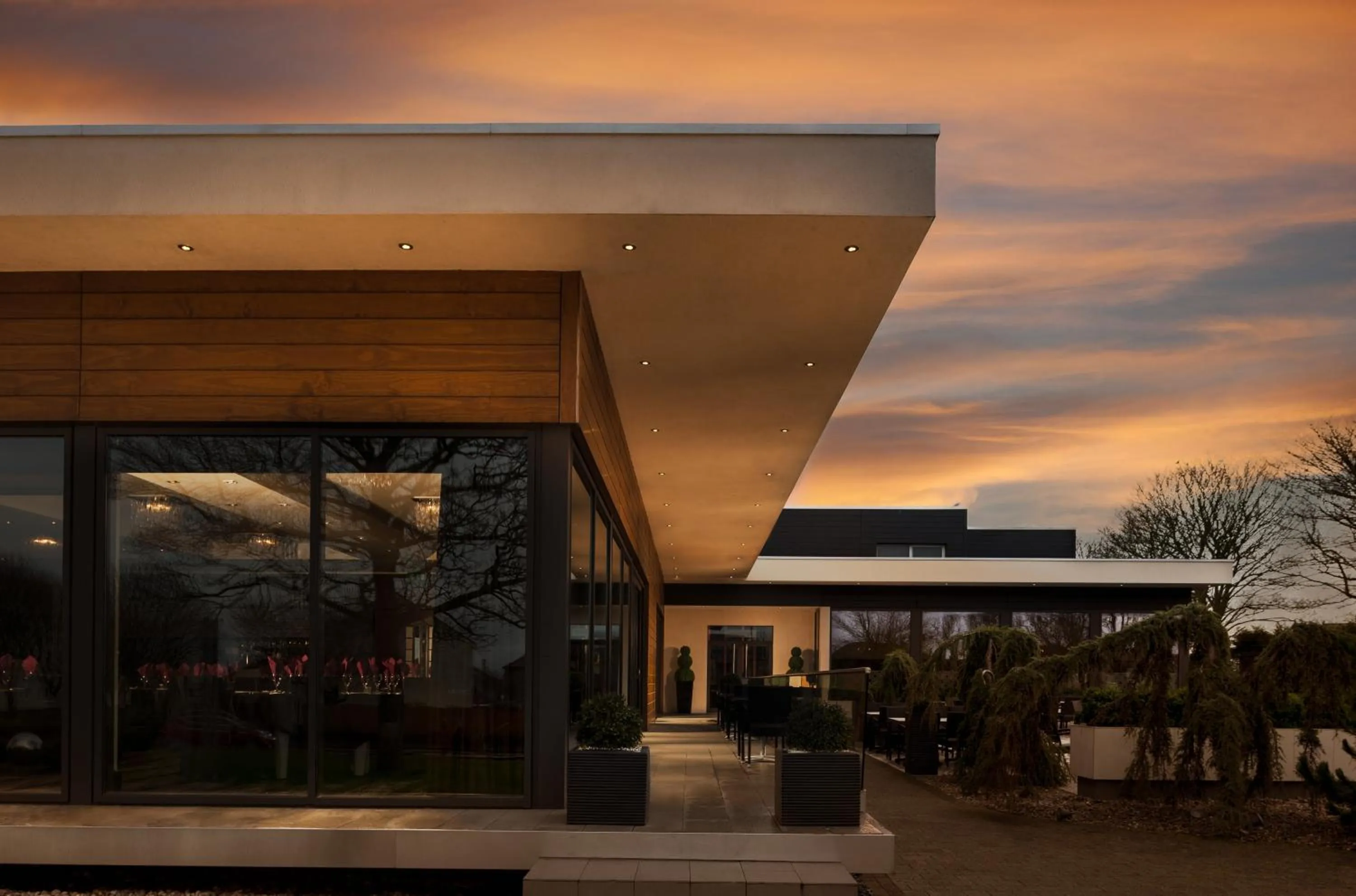 Facade/entrance in Carlton Hotel