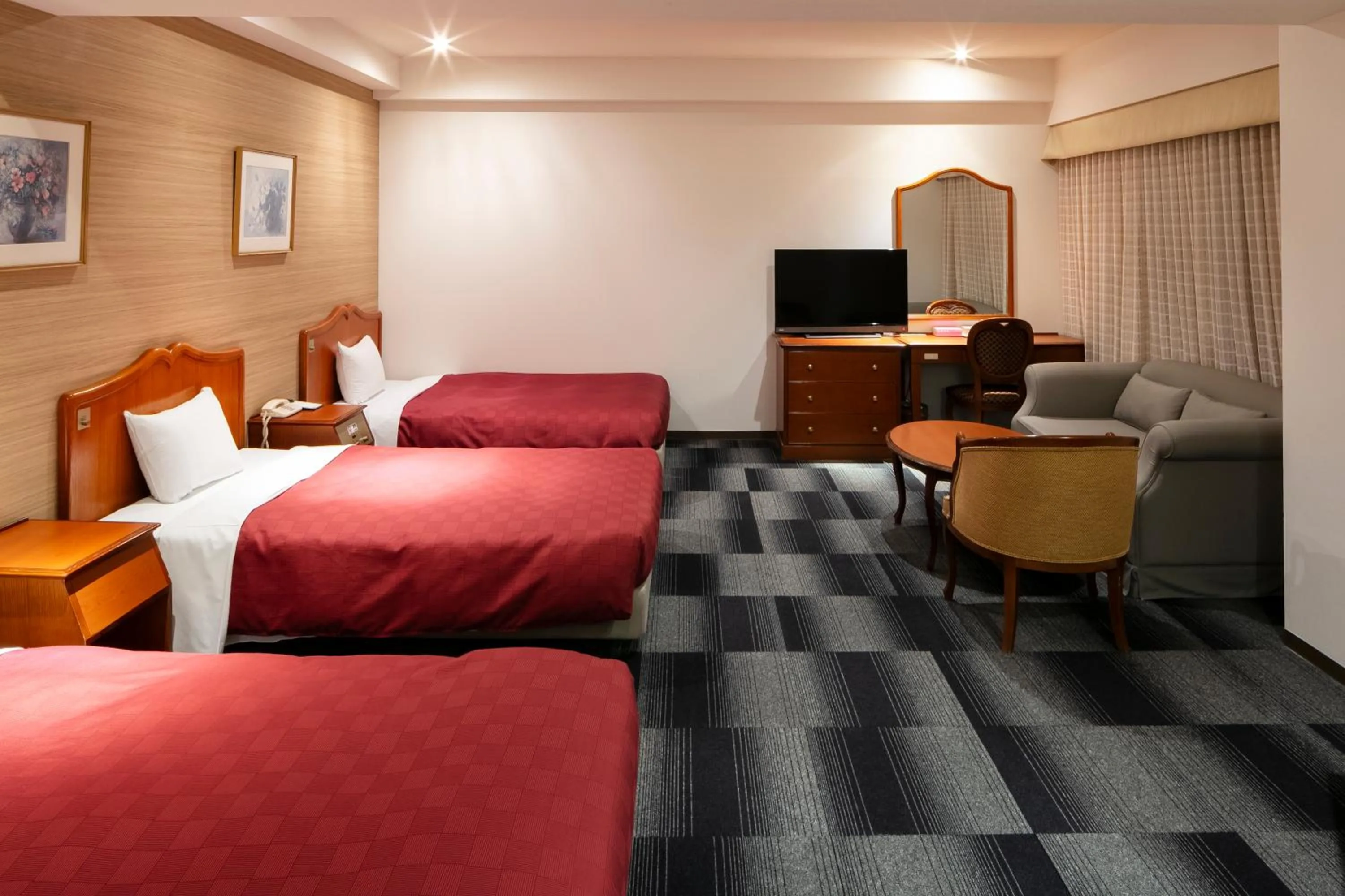 Bed in Narita Gateway Hotel