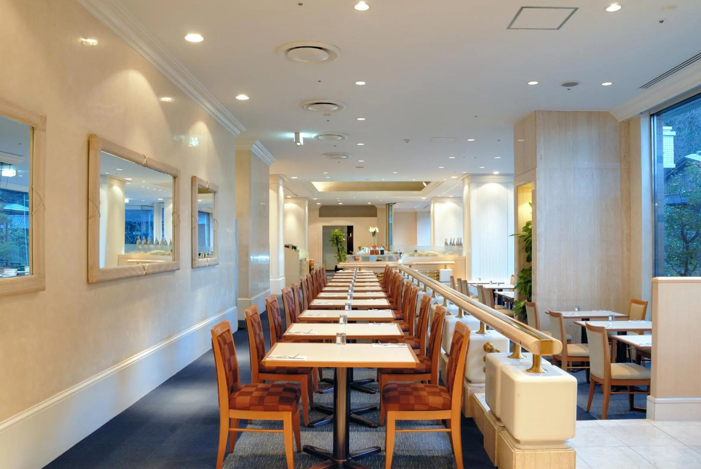 Restaurant/places to eat in Narita Gateway Hotel