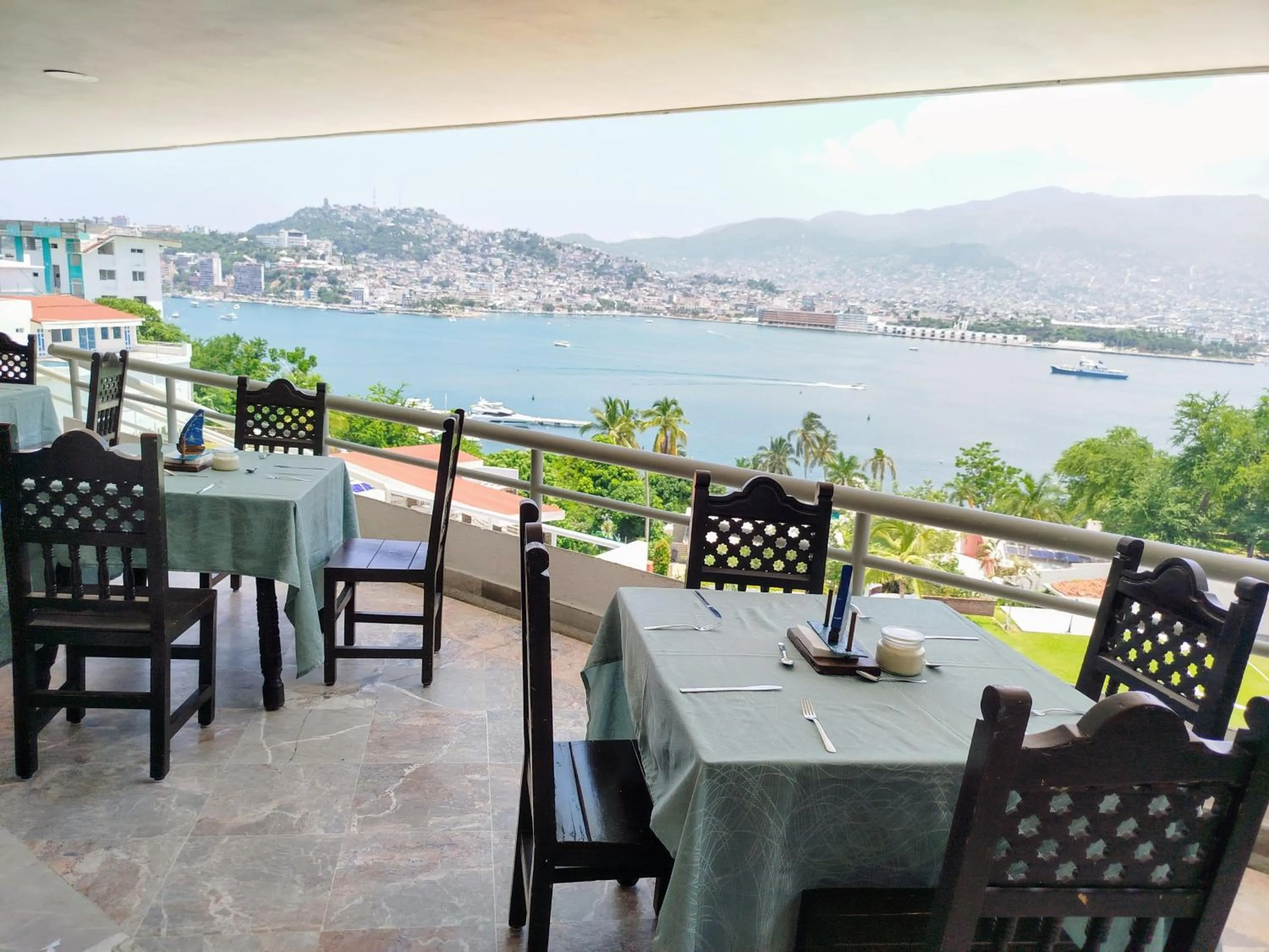 Restaurant/places to eat in Hotel Aristos Acapulco