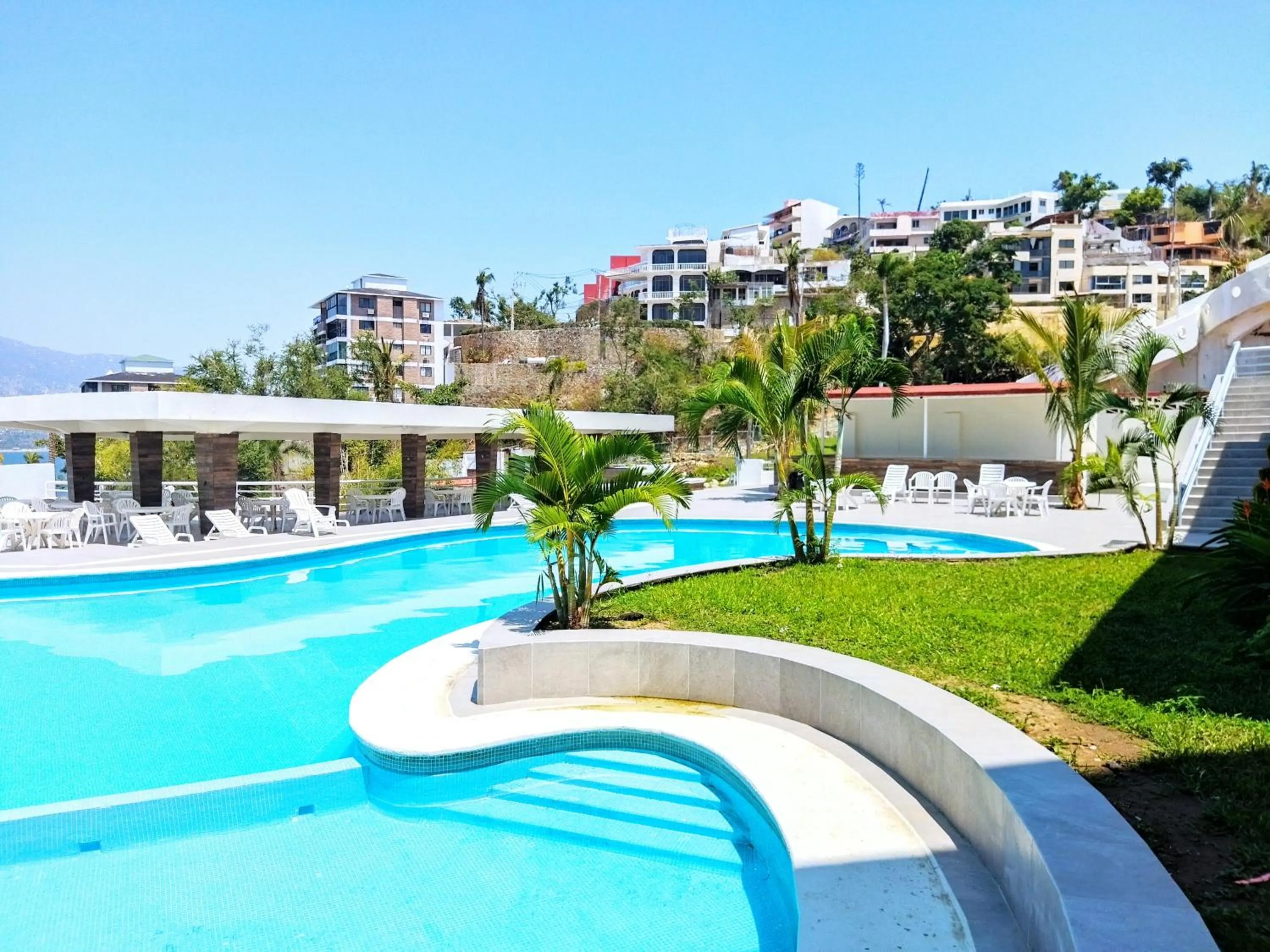 Swimming pool in Hotel Aristos Acapulco