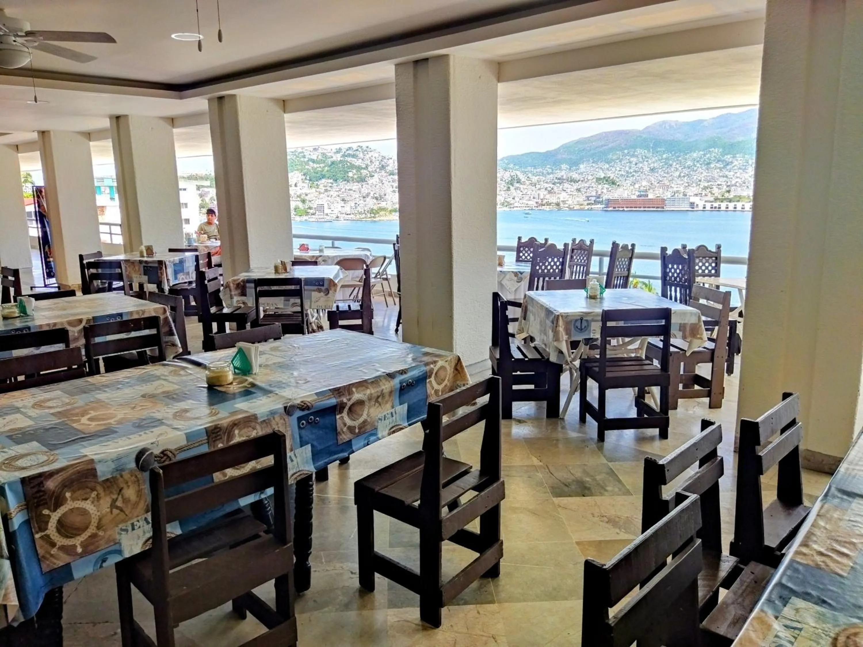 Restaurant/places to eat in Hotel Aristos Acapulco