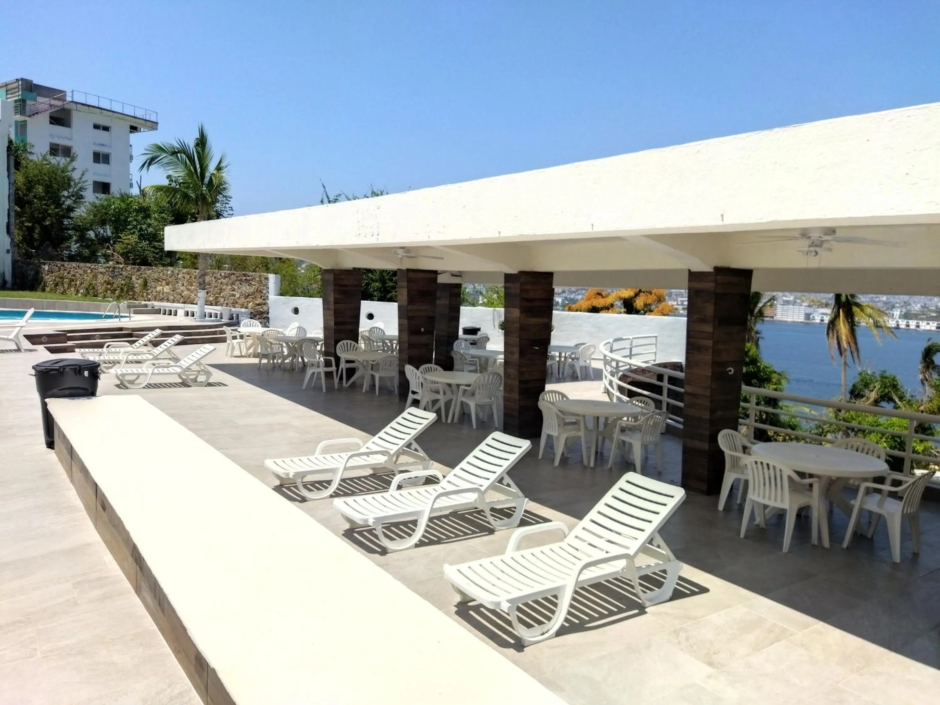 Swimming pool in Hotel Aristos Acapulco
