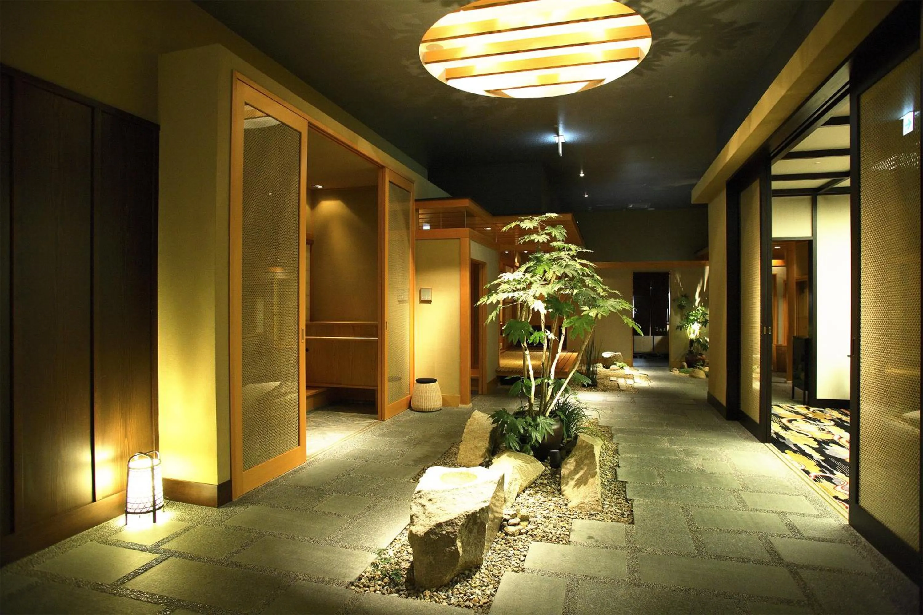 Restaurant/places to eat in Keio Plaza Hotel Tokyo