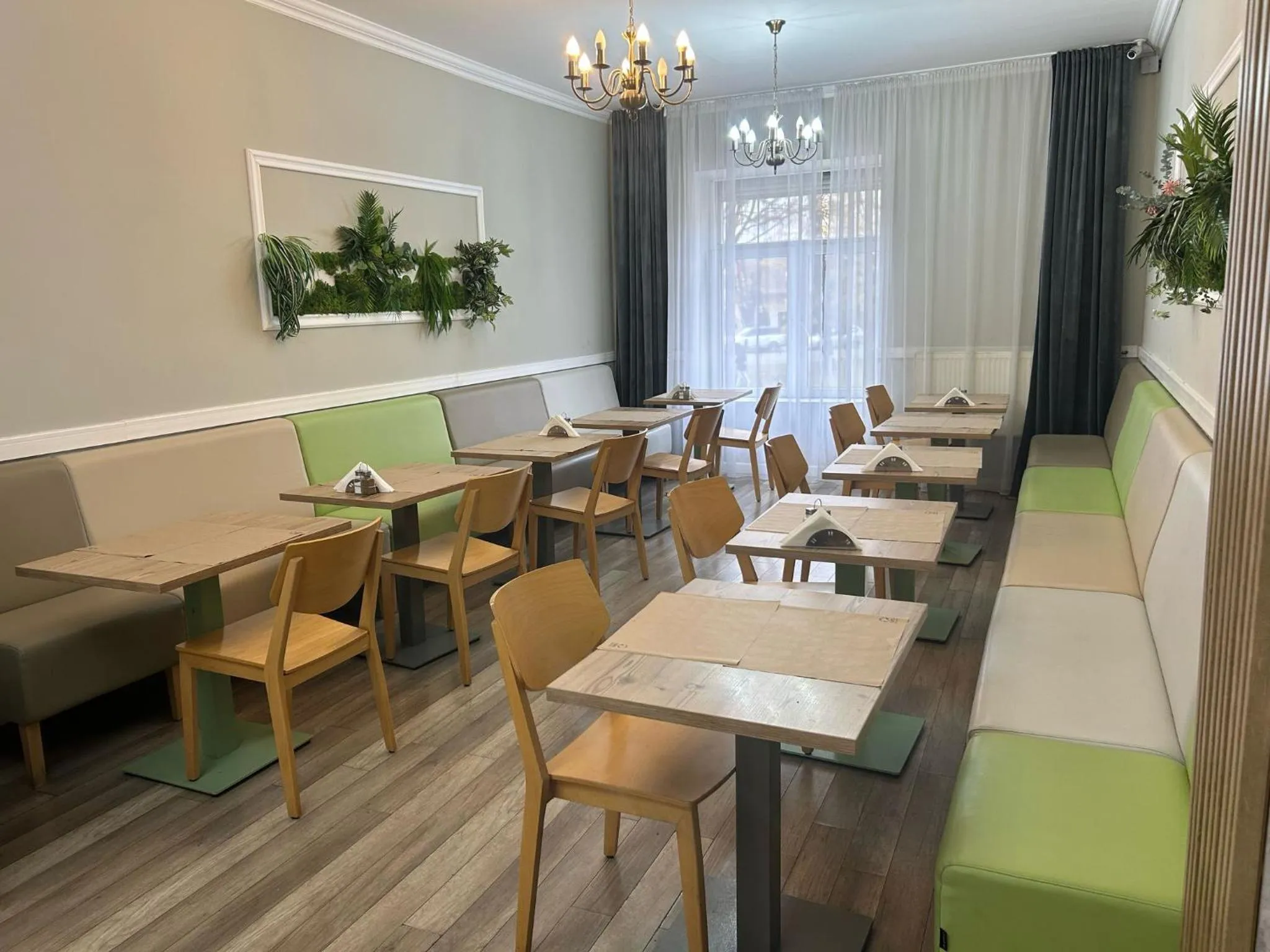 Restaurant/places to eat in Carnival City Hotel Oradea