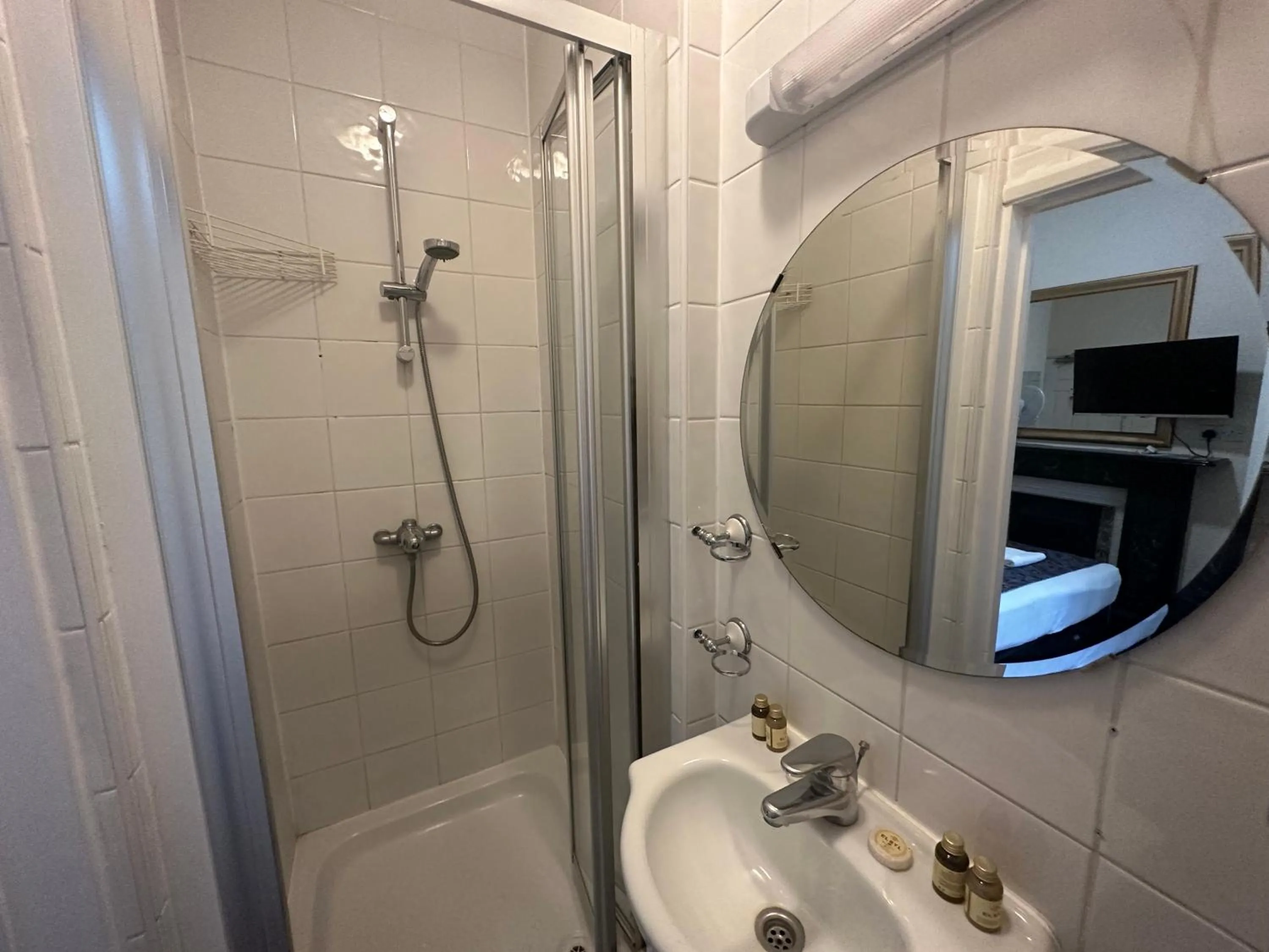 Bathroom in Arran House Hotel