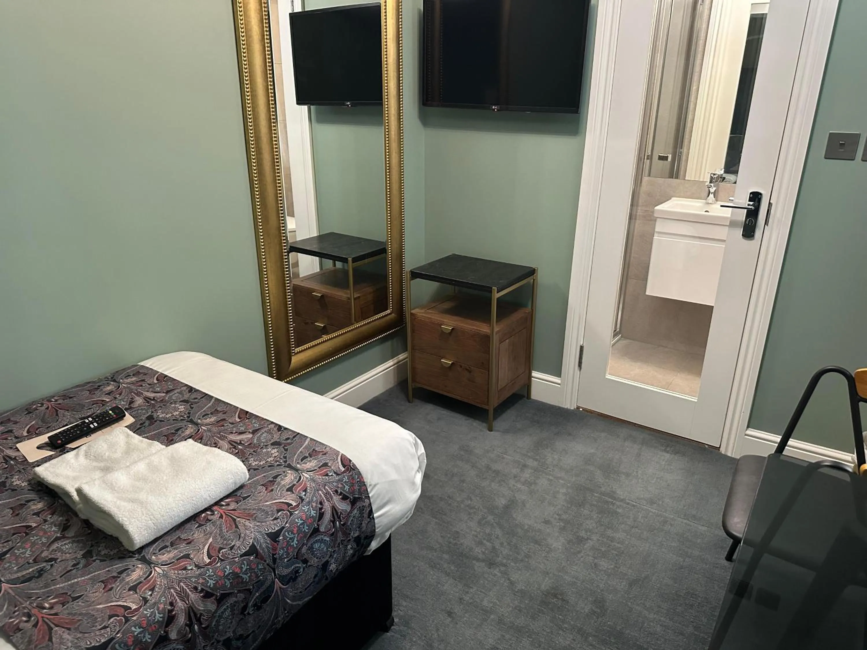 Bed in Arran House Hotel