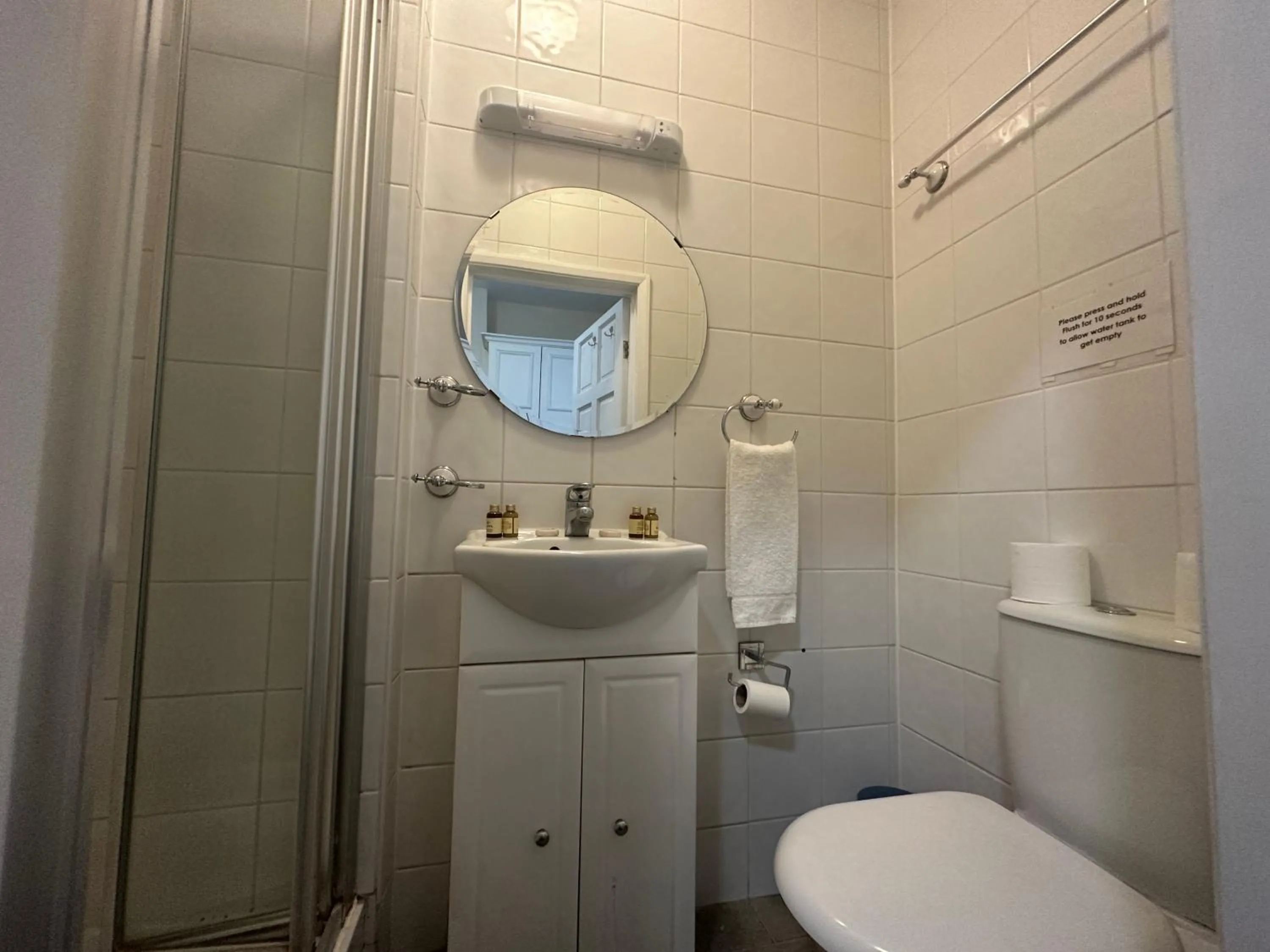 Bathroom in Arran House Hotel