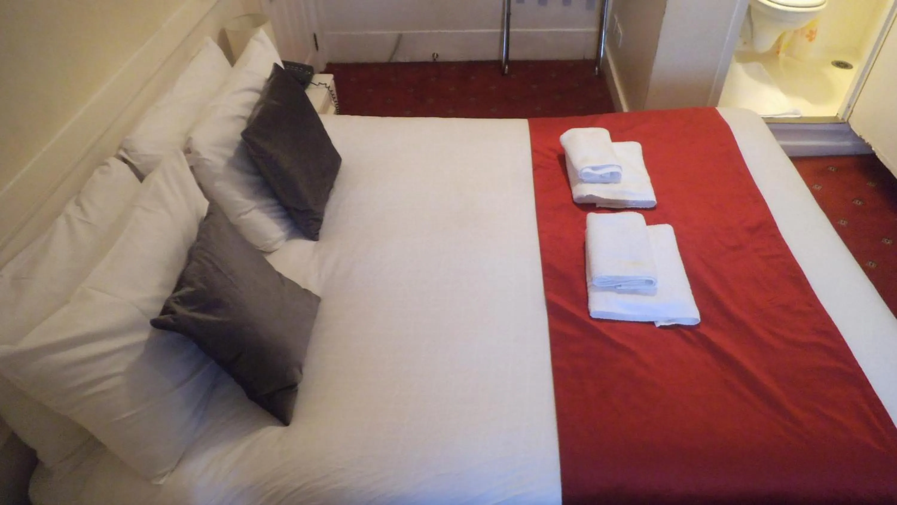 Bed in Arran House Hotel