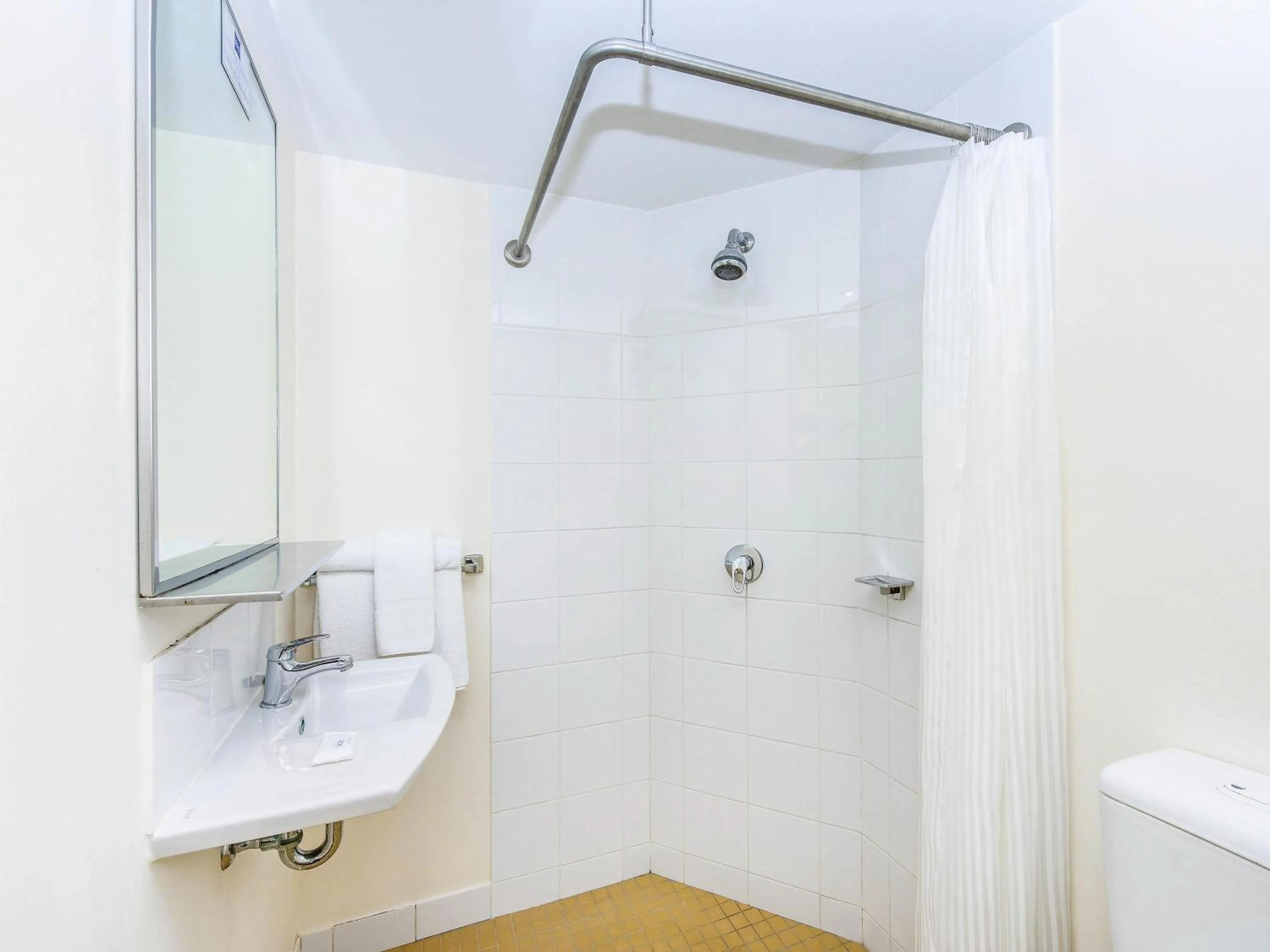 Bedroom in ibis budget Sydney Airport