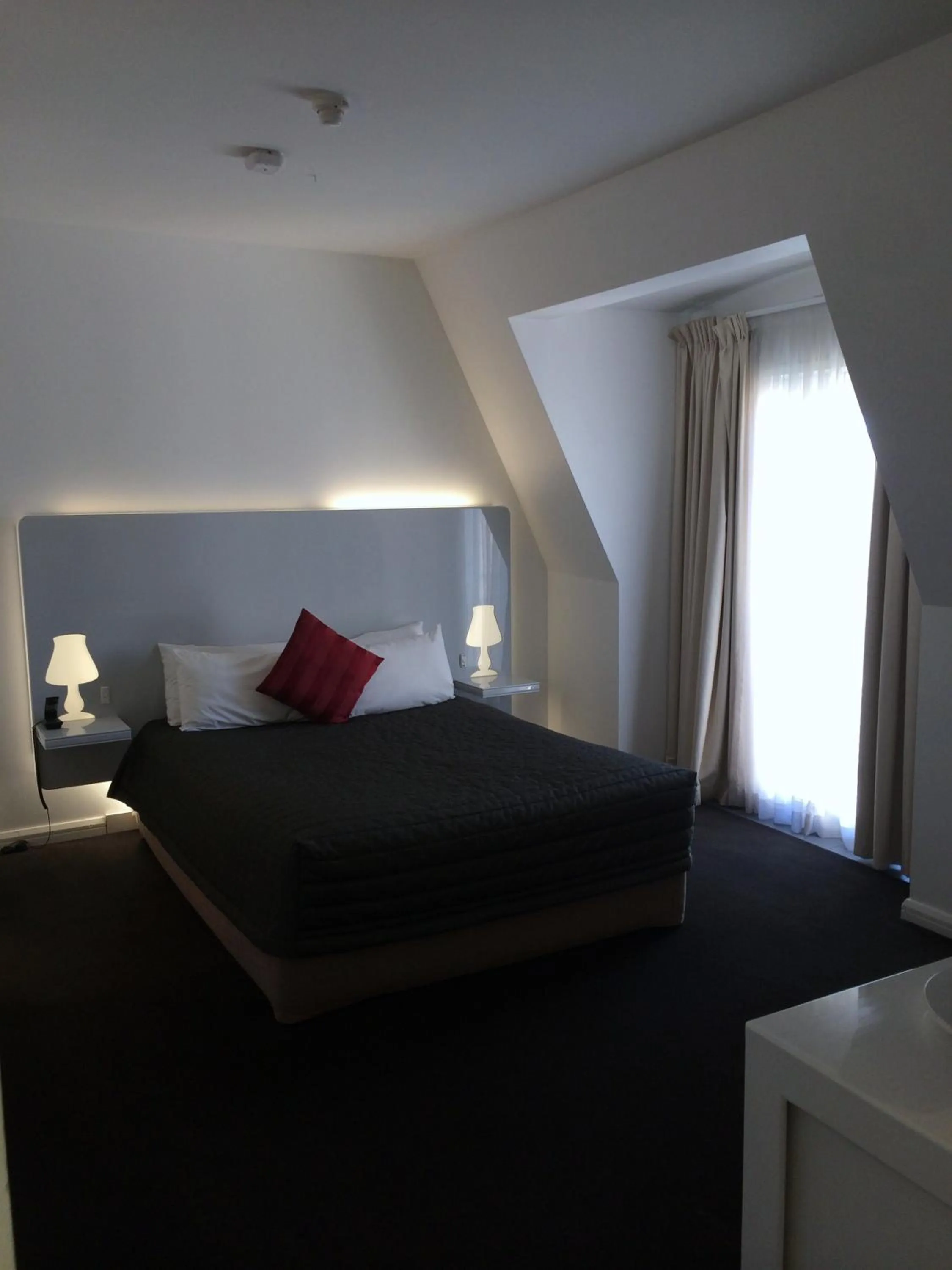 Bedroom, Bed in Morgans Boutique Hotel