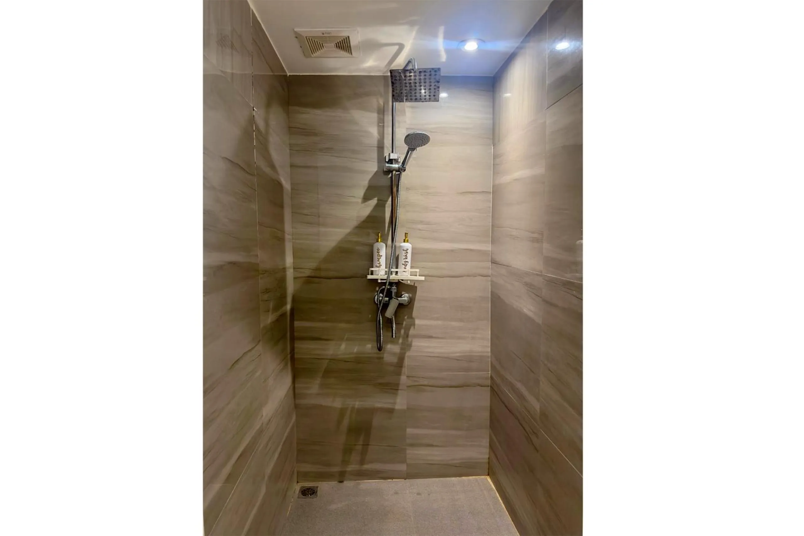 Shower in El Nido Coco Resort