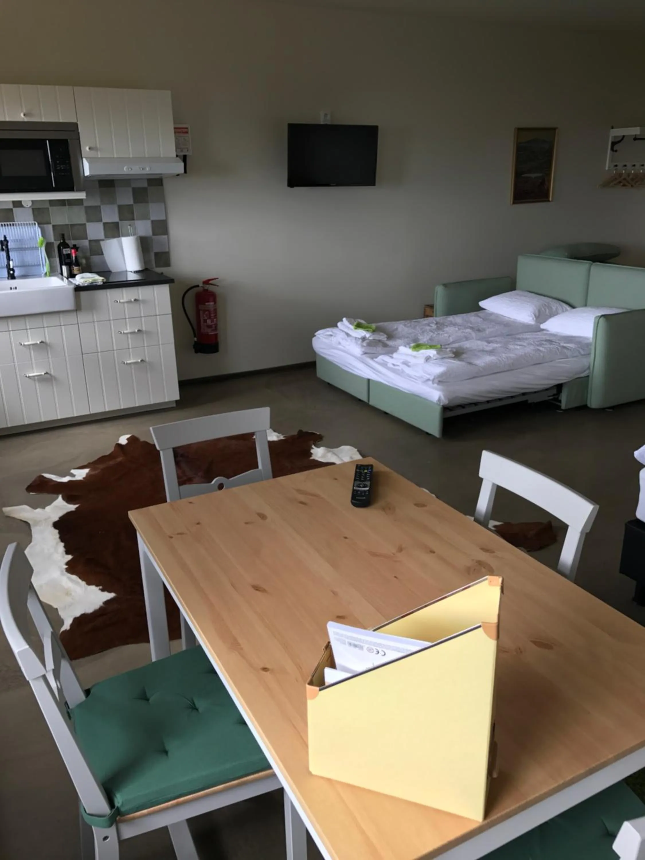 Bathroom, Bed in The Garage