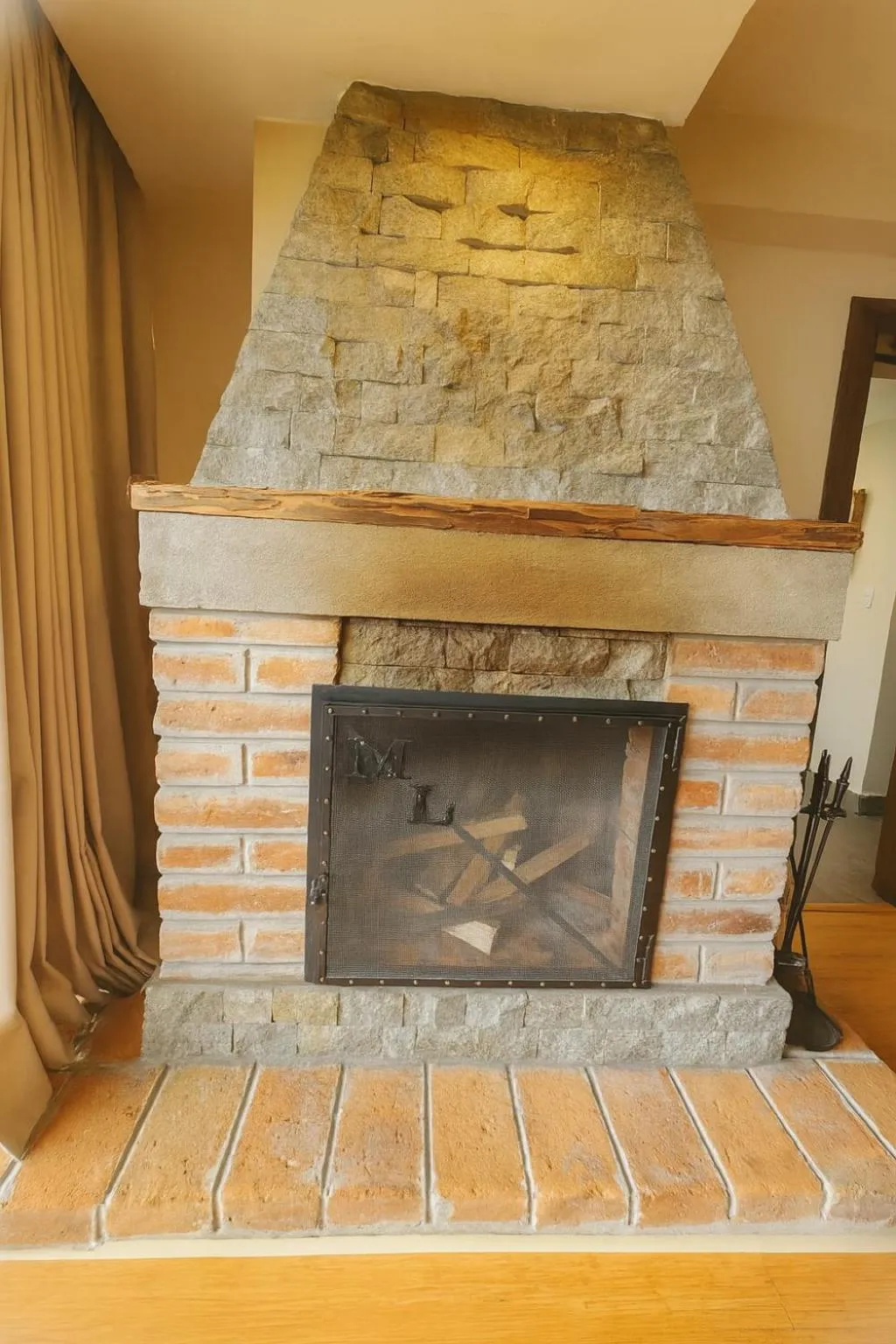 fireplace in Hotel Medina Del Lago