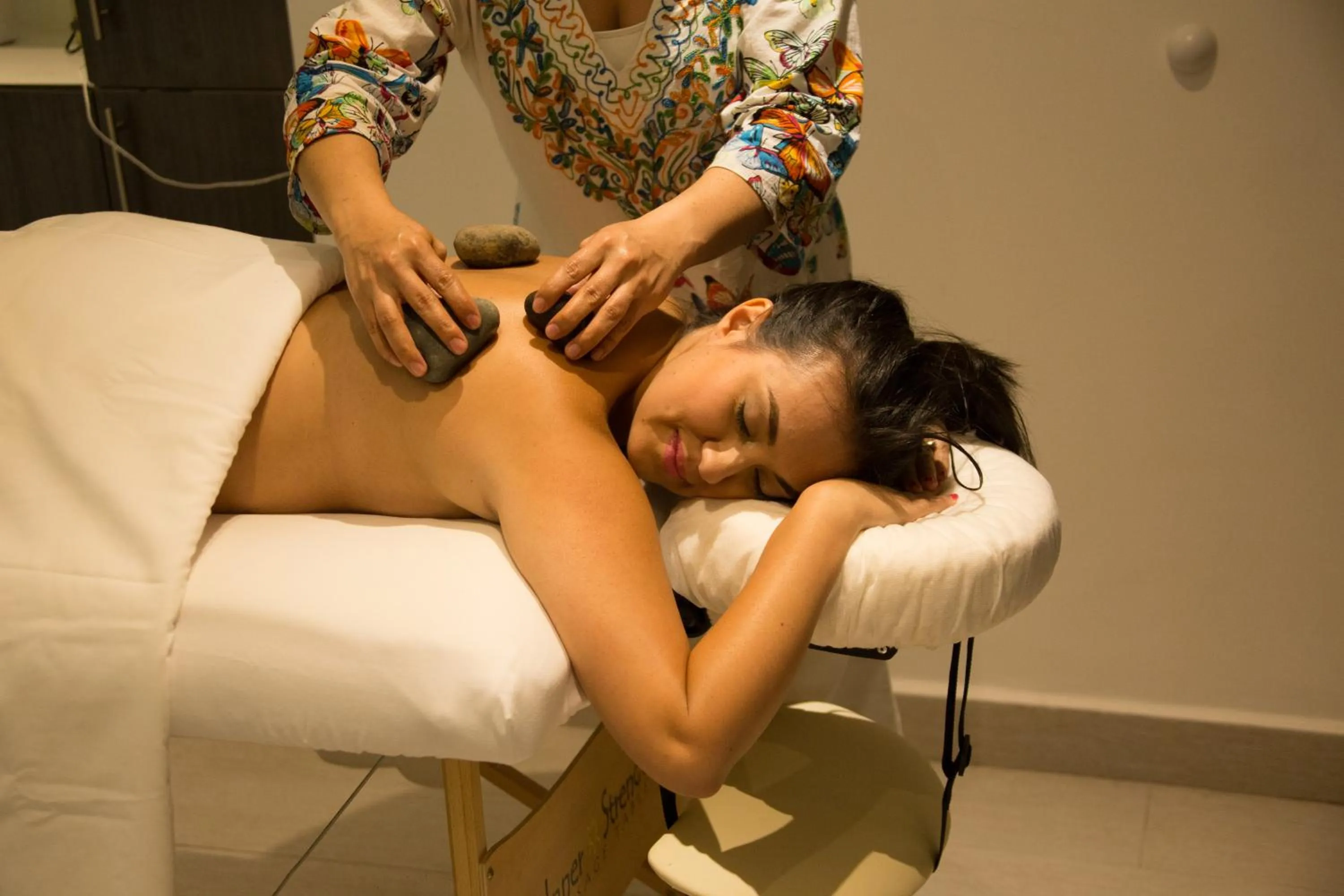 Massage in Hotel Medina Del Lago