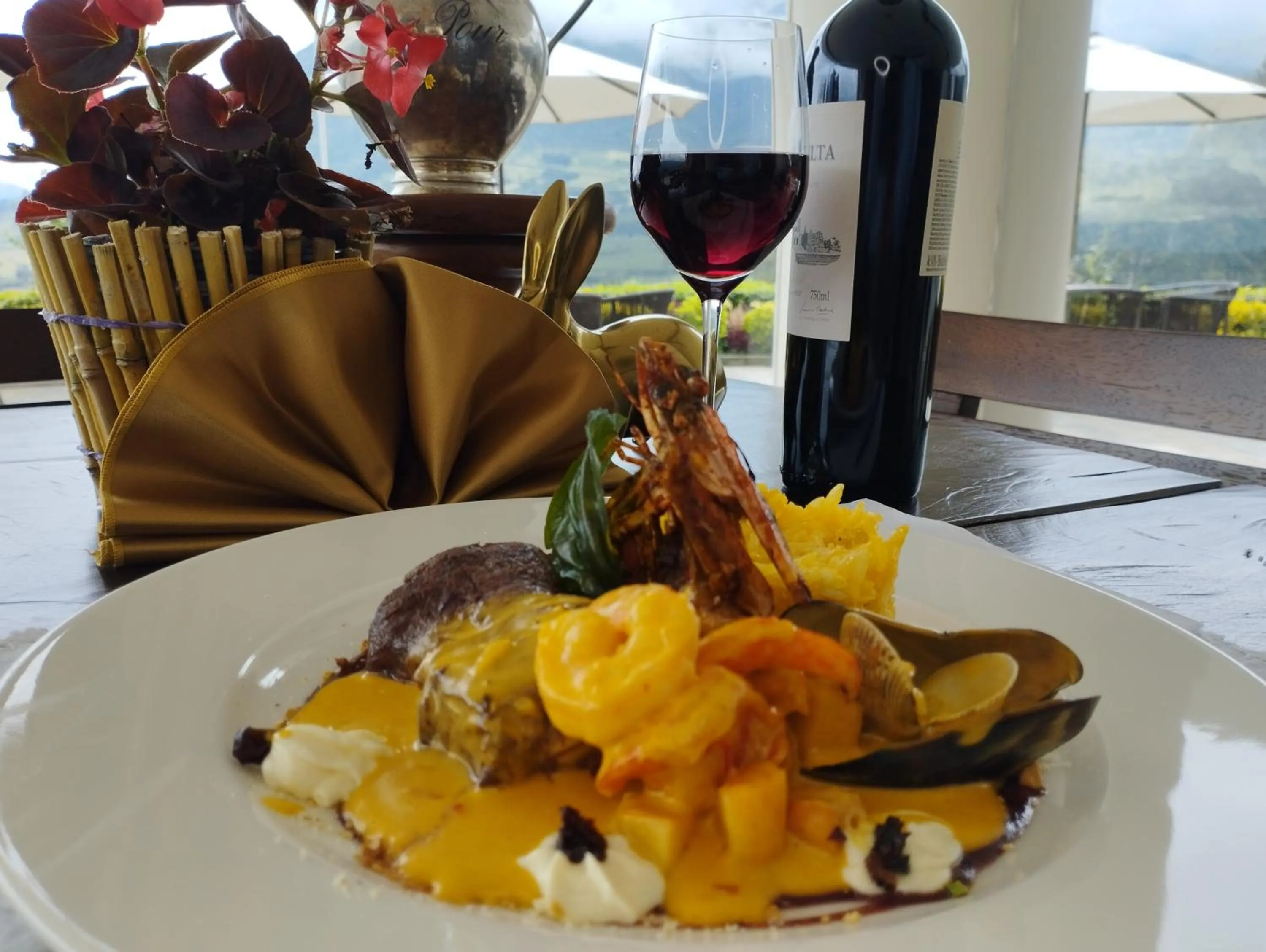 Restaurant/places to eat in Hotel Medina Del Lago