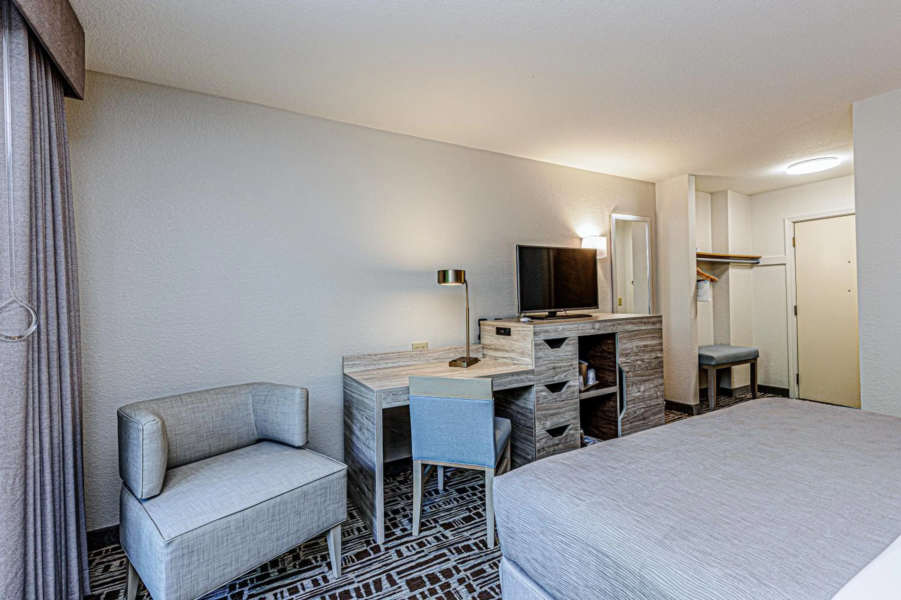 Bed in Rivers Edge Motel