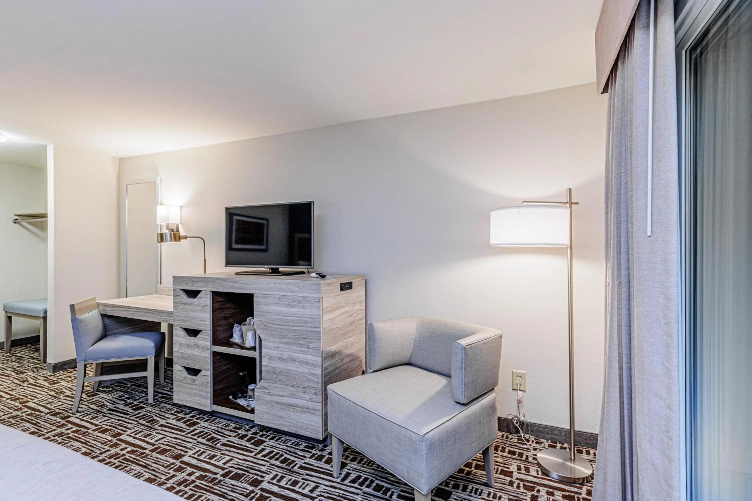 Bed in Rivers Edge Motel