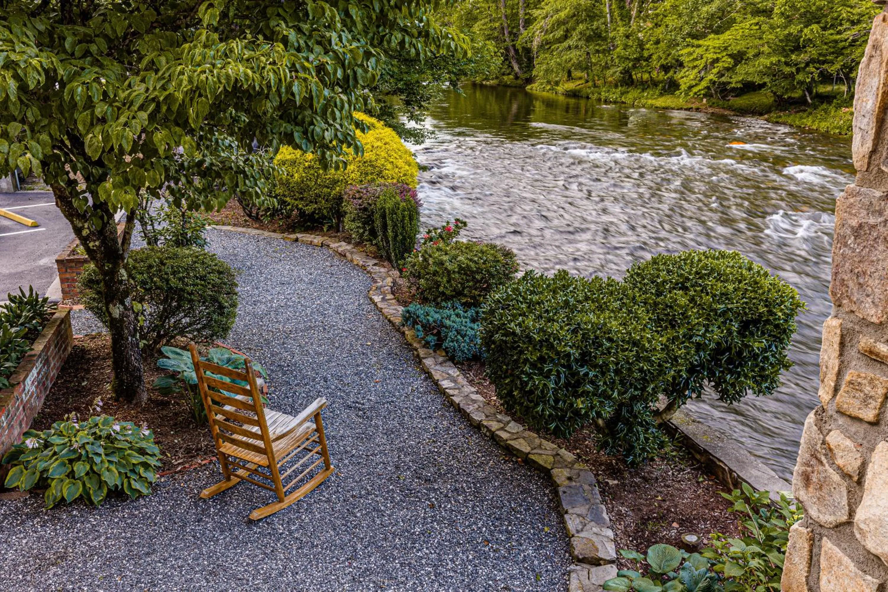 Garden view in Rivers Edge Motel