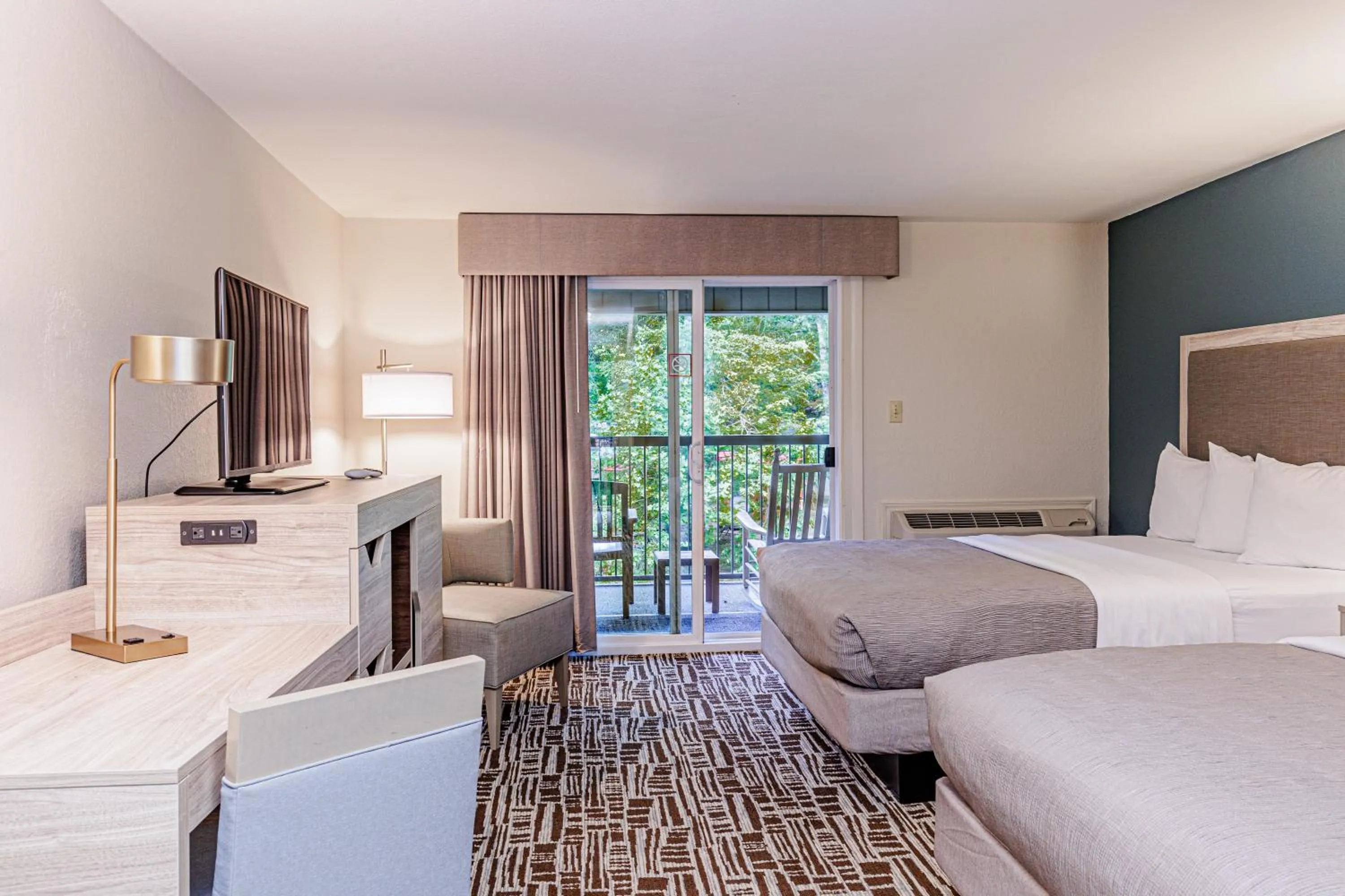 Bed in Rivers Edge Motel