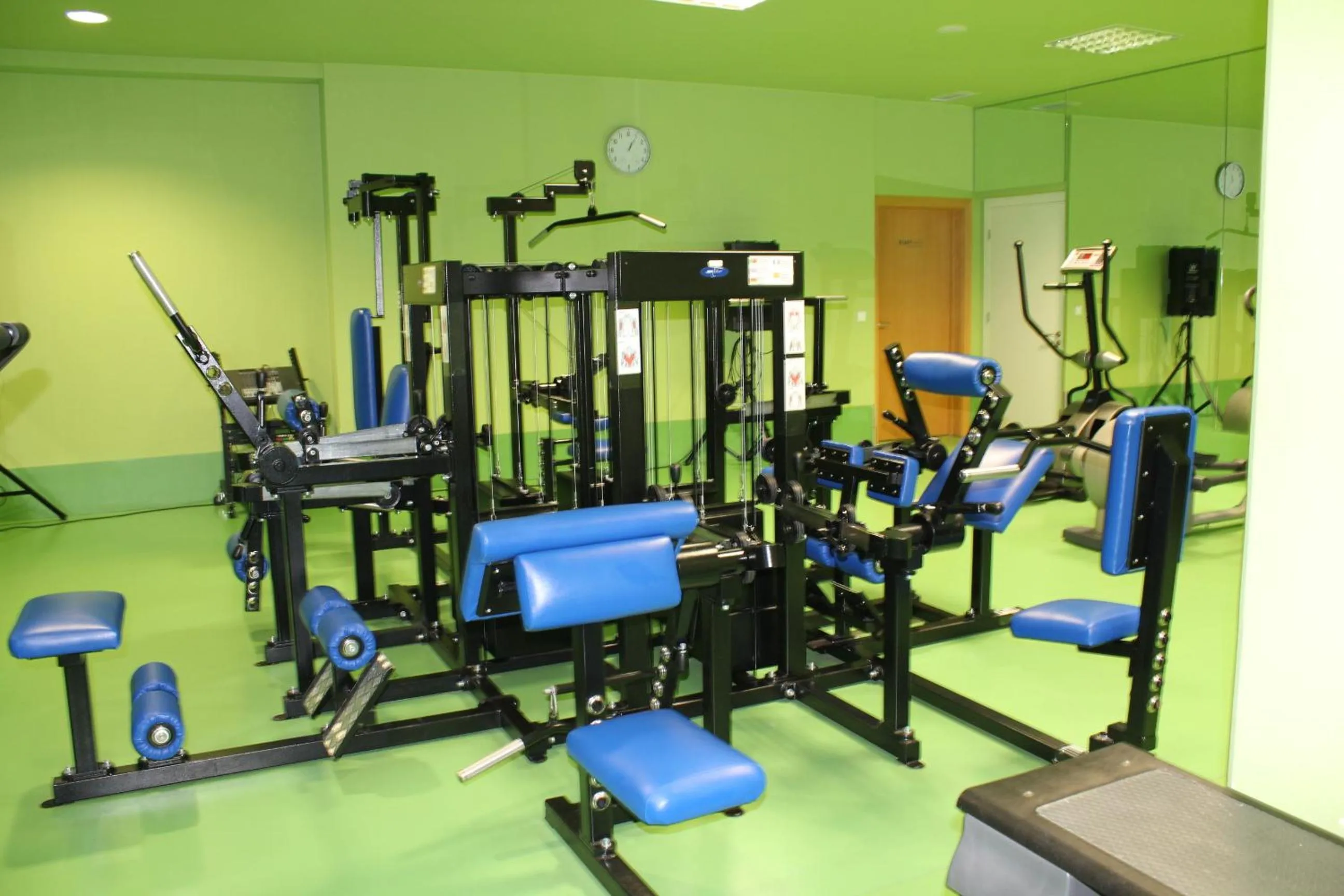 Fitness centre/facilities in Golden Residence Hotel