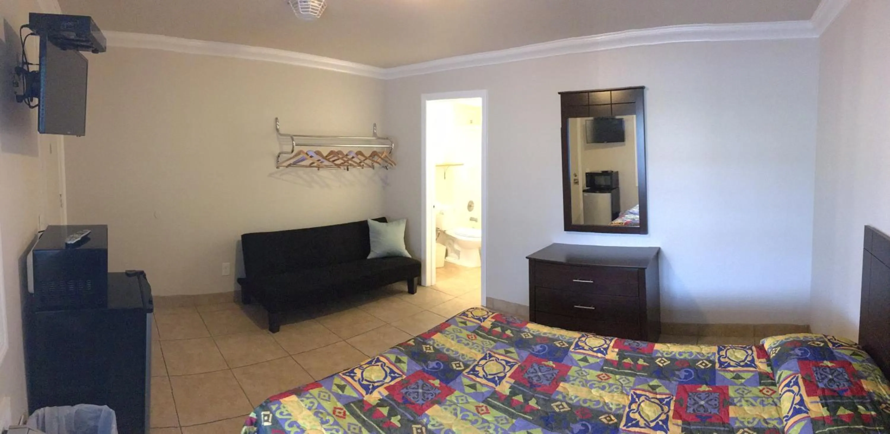 Bedroom in Sunset Motel